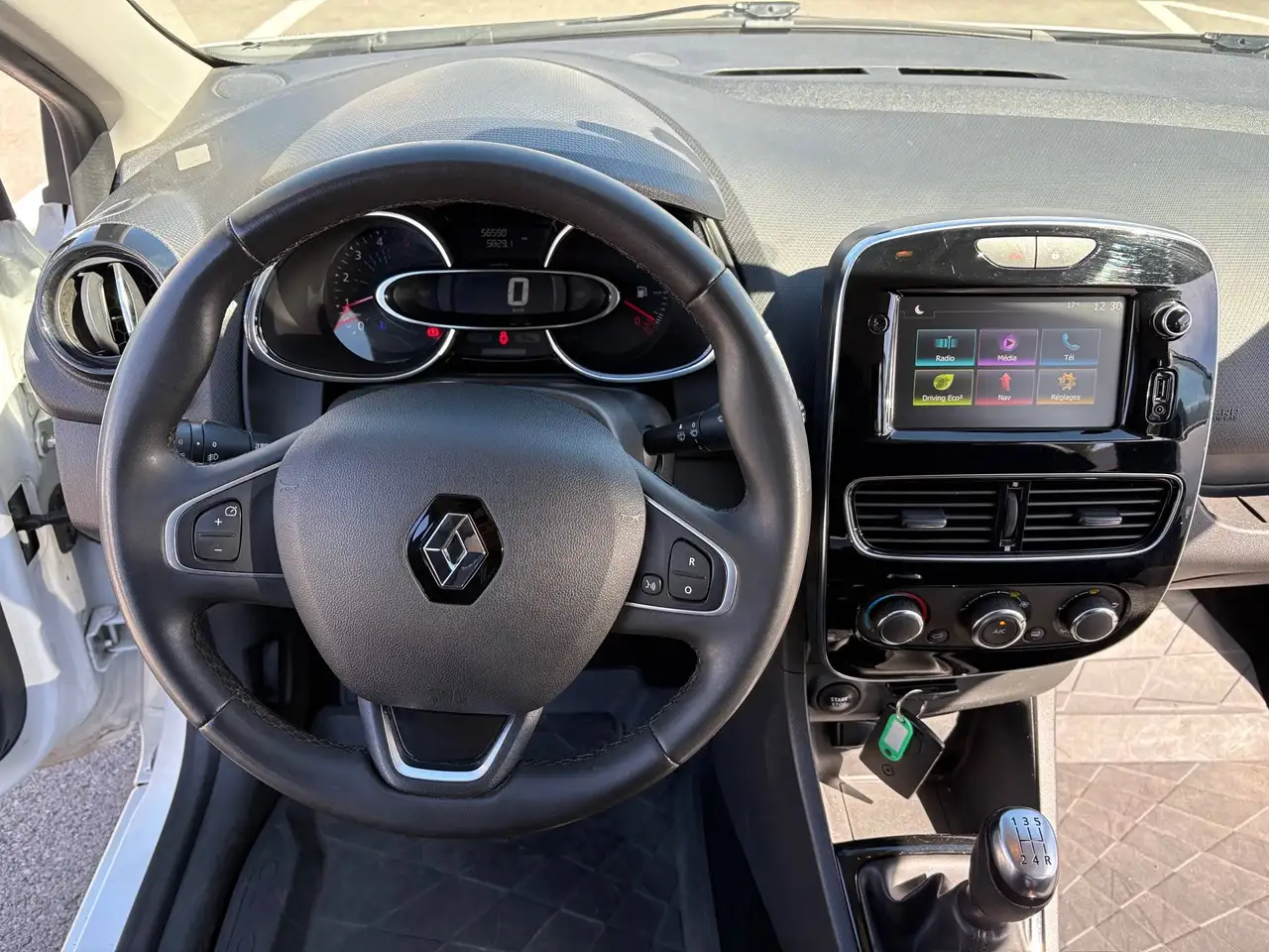 Renault Clio Citadine 3 portes — photo 11