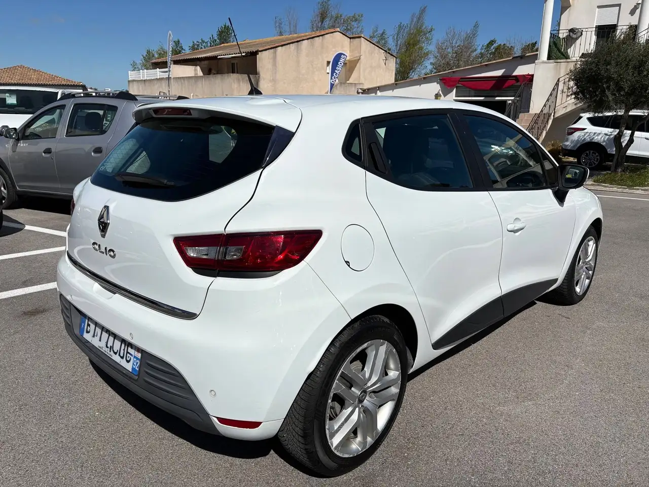 Renault Clio Citadine 3 portes — photo 3