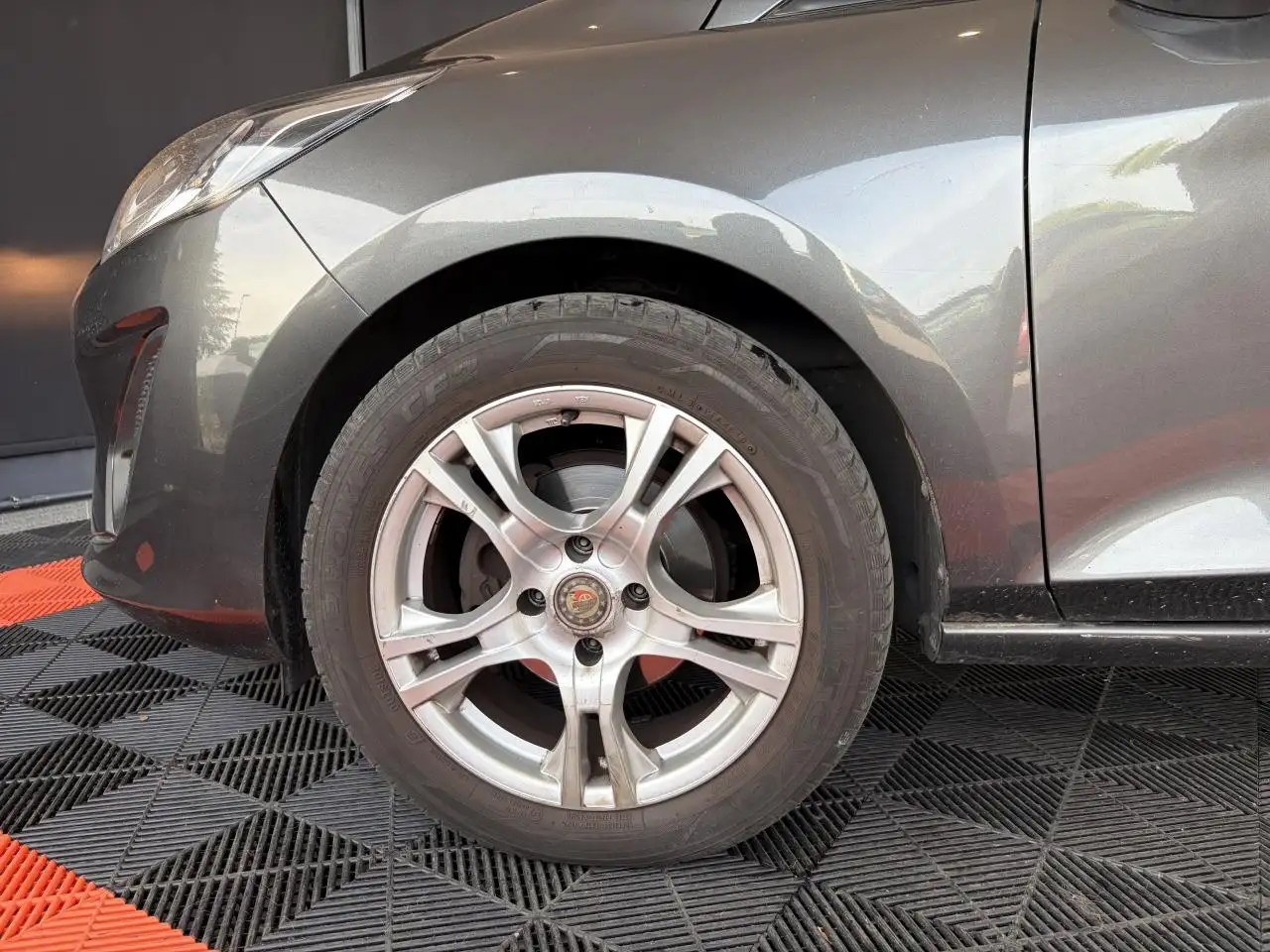 Ford Fiesta 5 portes — photo 17