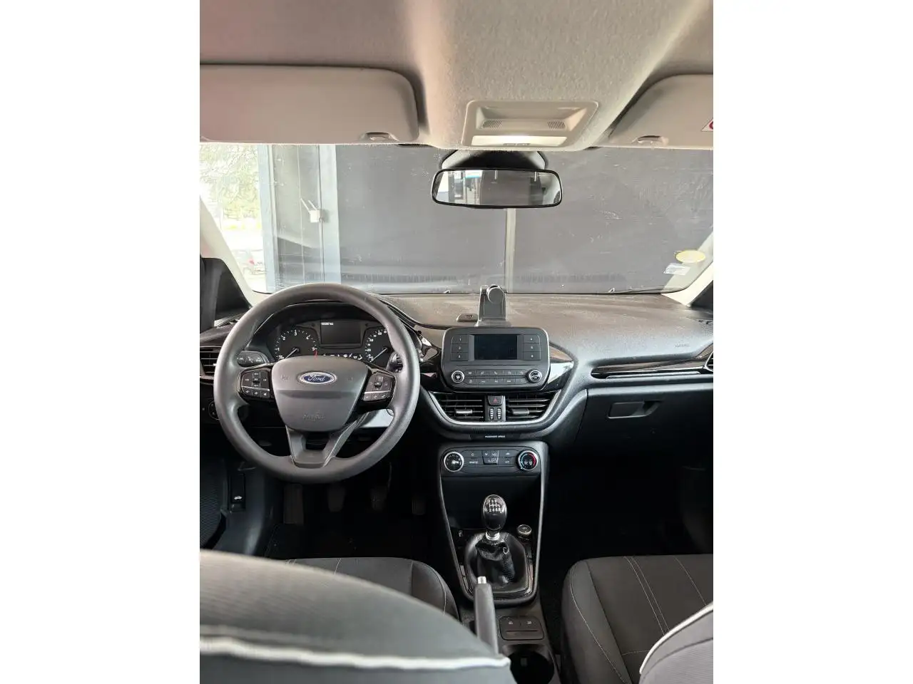 Ford Fiesta 5 portes — photo 26