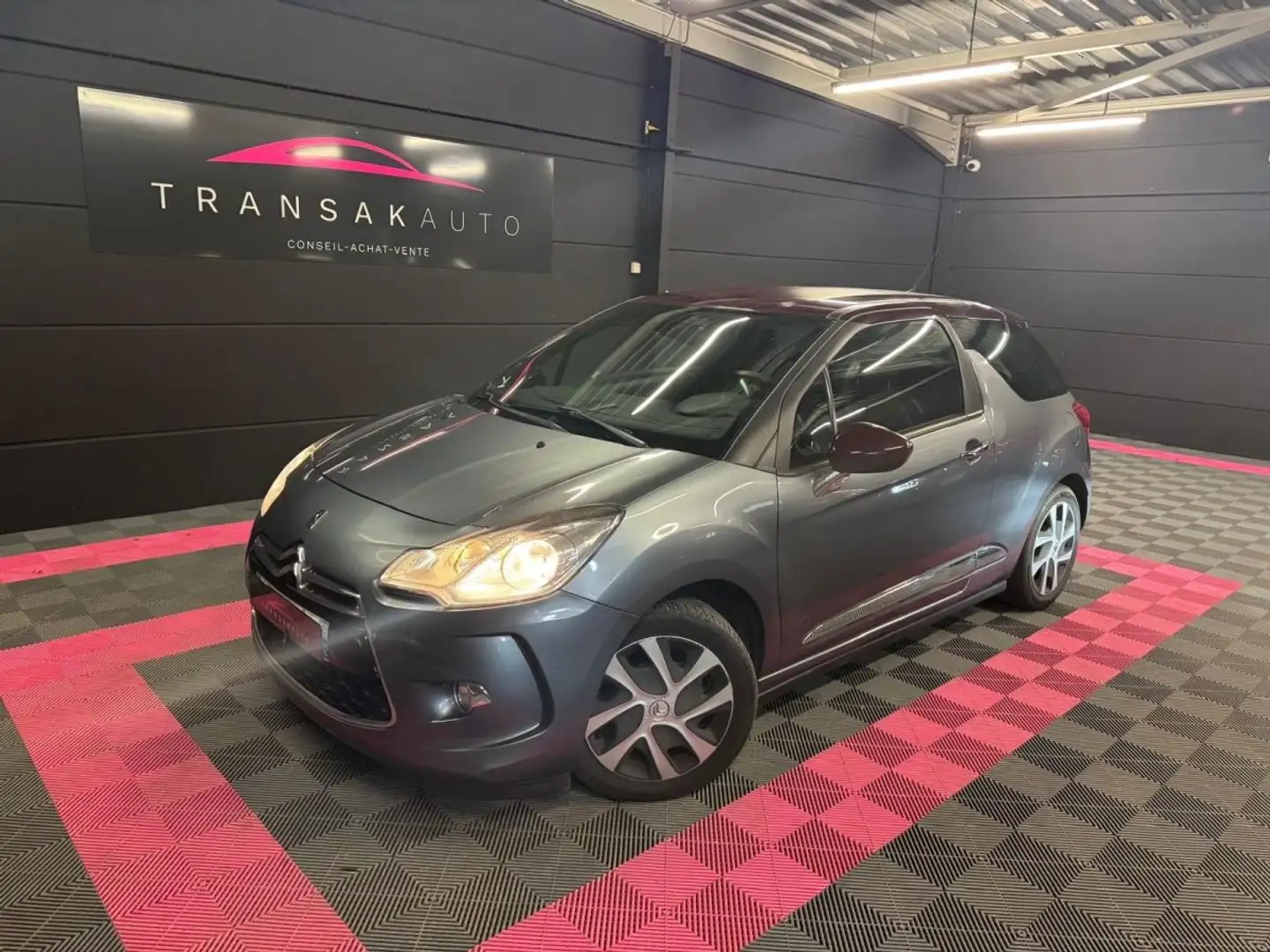 Citroen DS3 e-HDi 90 Airdream So Chic Gris - 1