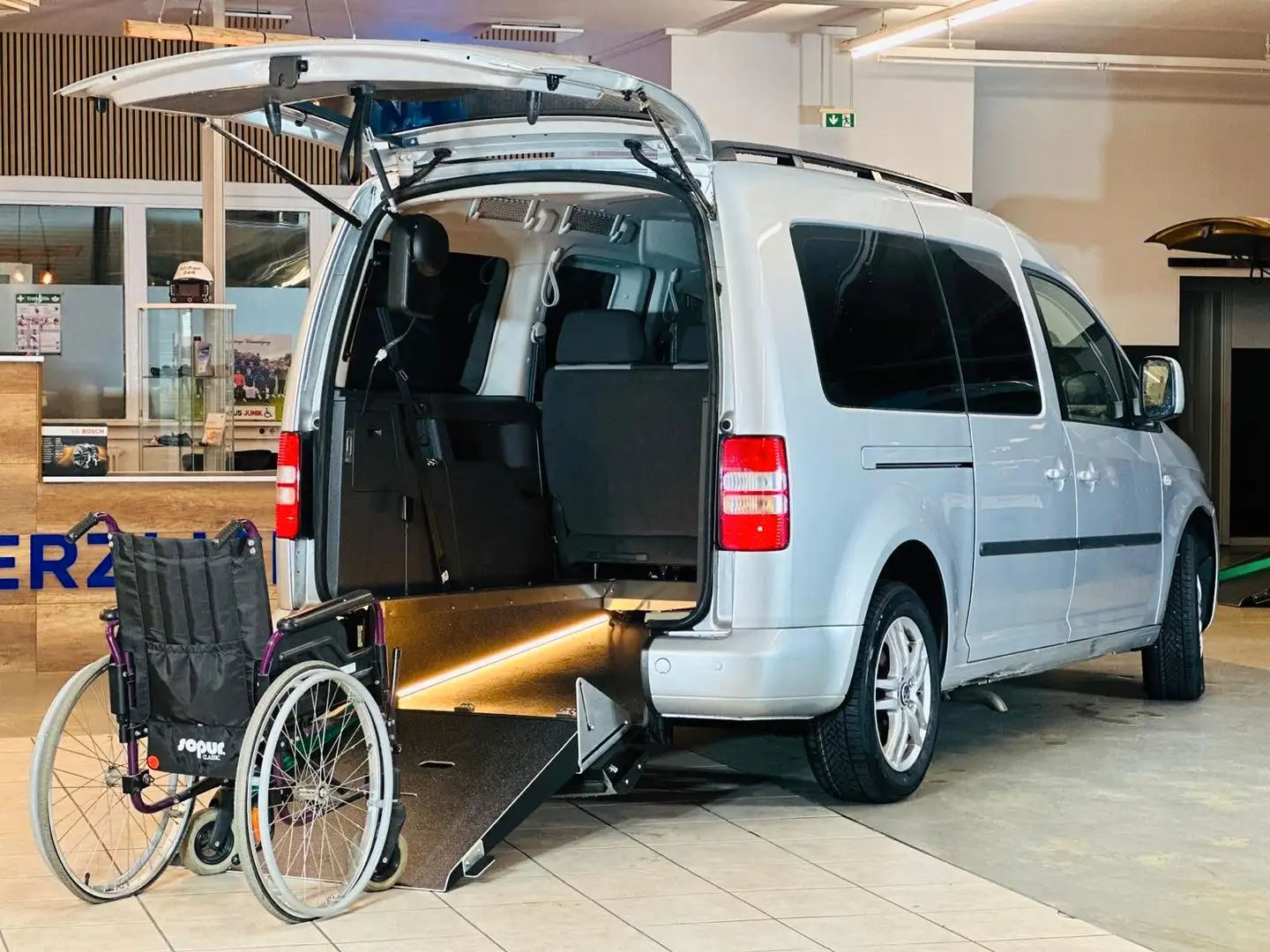 Volkswagen Caddy Maxi-DSG-Behindertengerecht-Rampe Срібний - 1