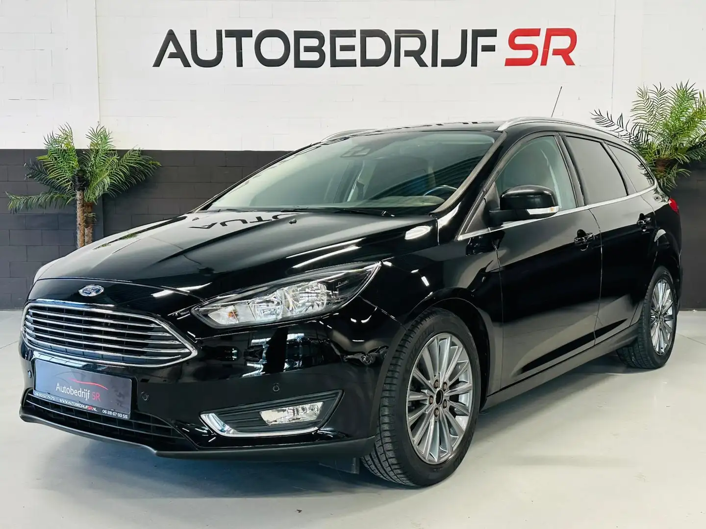 Ford Focus Wagon 1.0 Titanium Trekhaak! Camera! Cruise Contro - 2