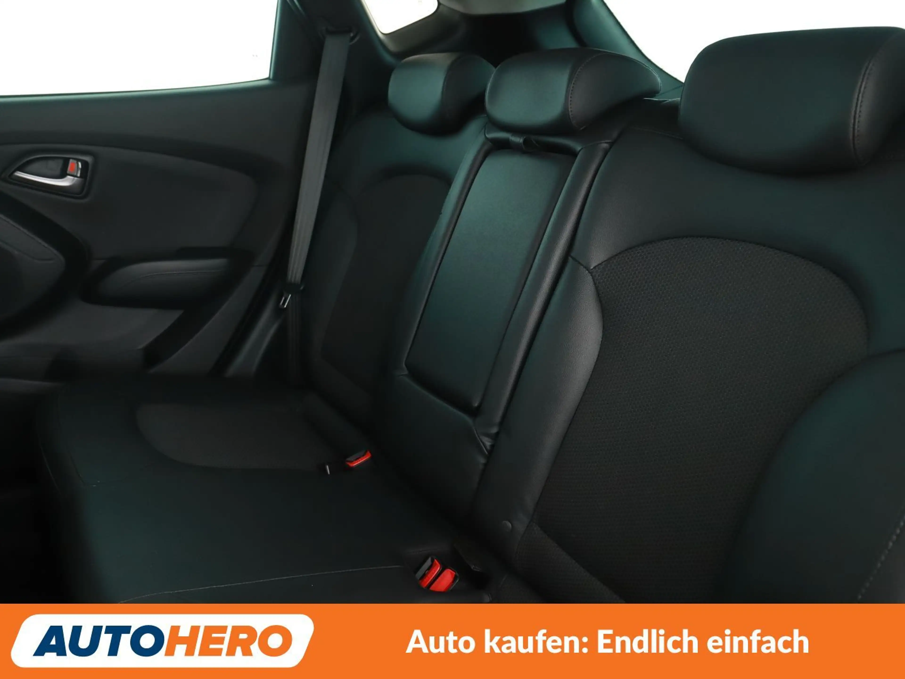 Hyundai iX35 1.6 FIFA World Cup Edition 2WD *NAVI*TEMPO*CAM*SHZ — photo 14