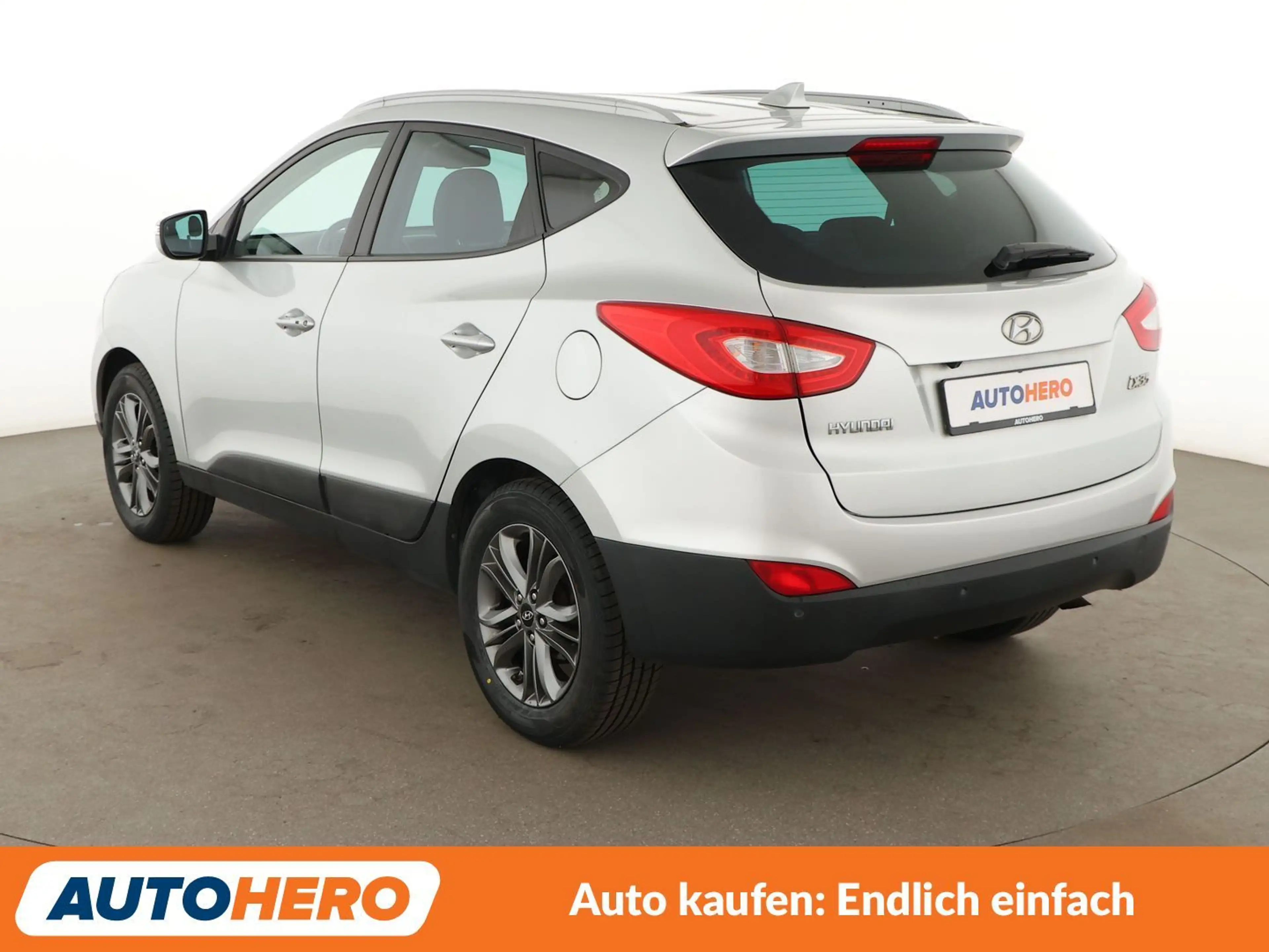 Hyundai iX35 1.6 FIFA World Cup Edition 2WD *NAVI*TEMPO*CAM*SHZ — photo 4