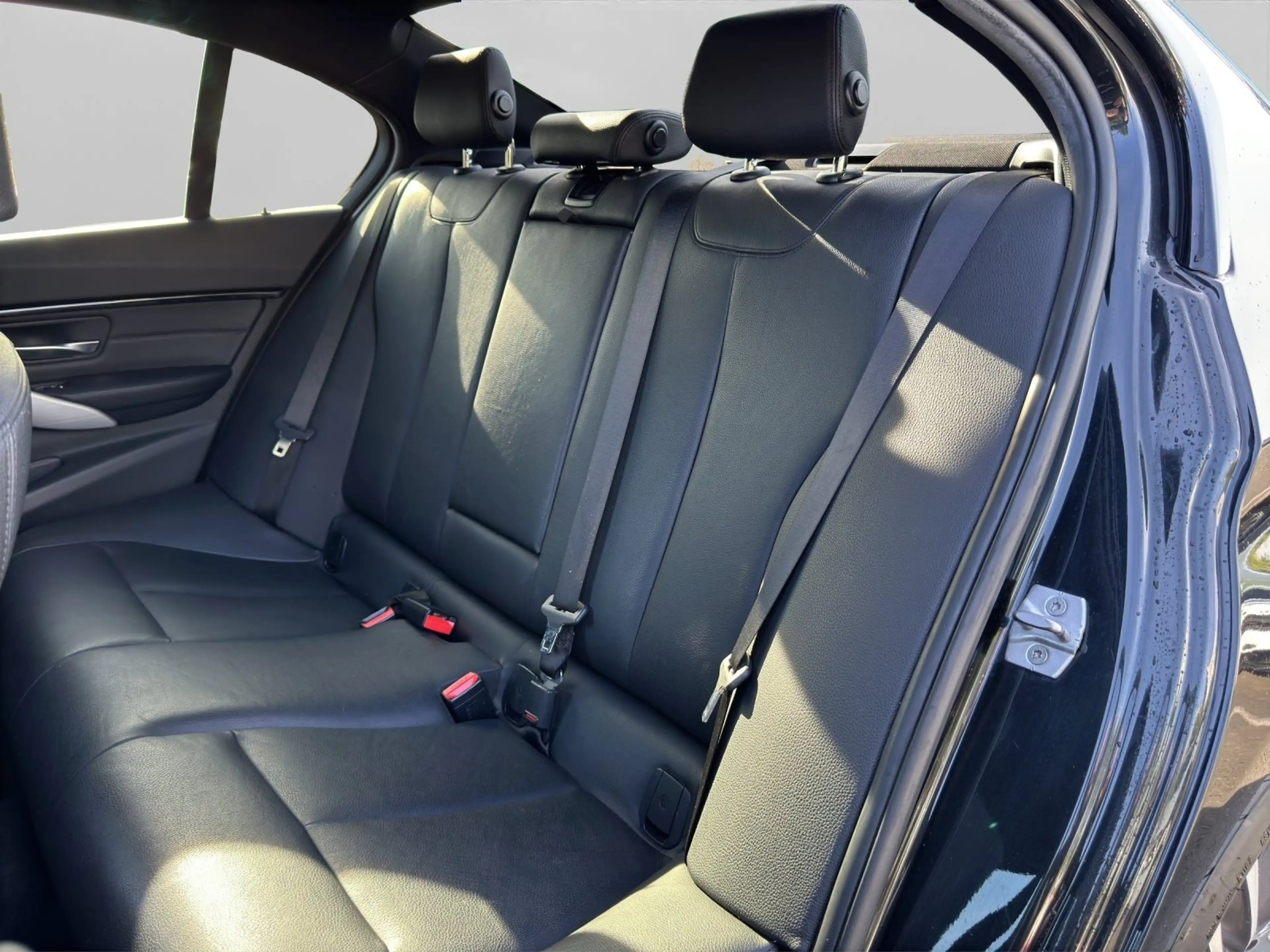 BMW 335 d xDrive Limousine — photo 8