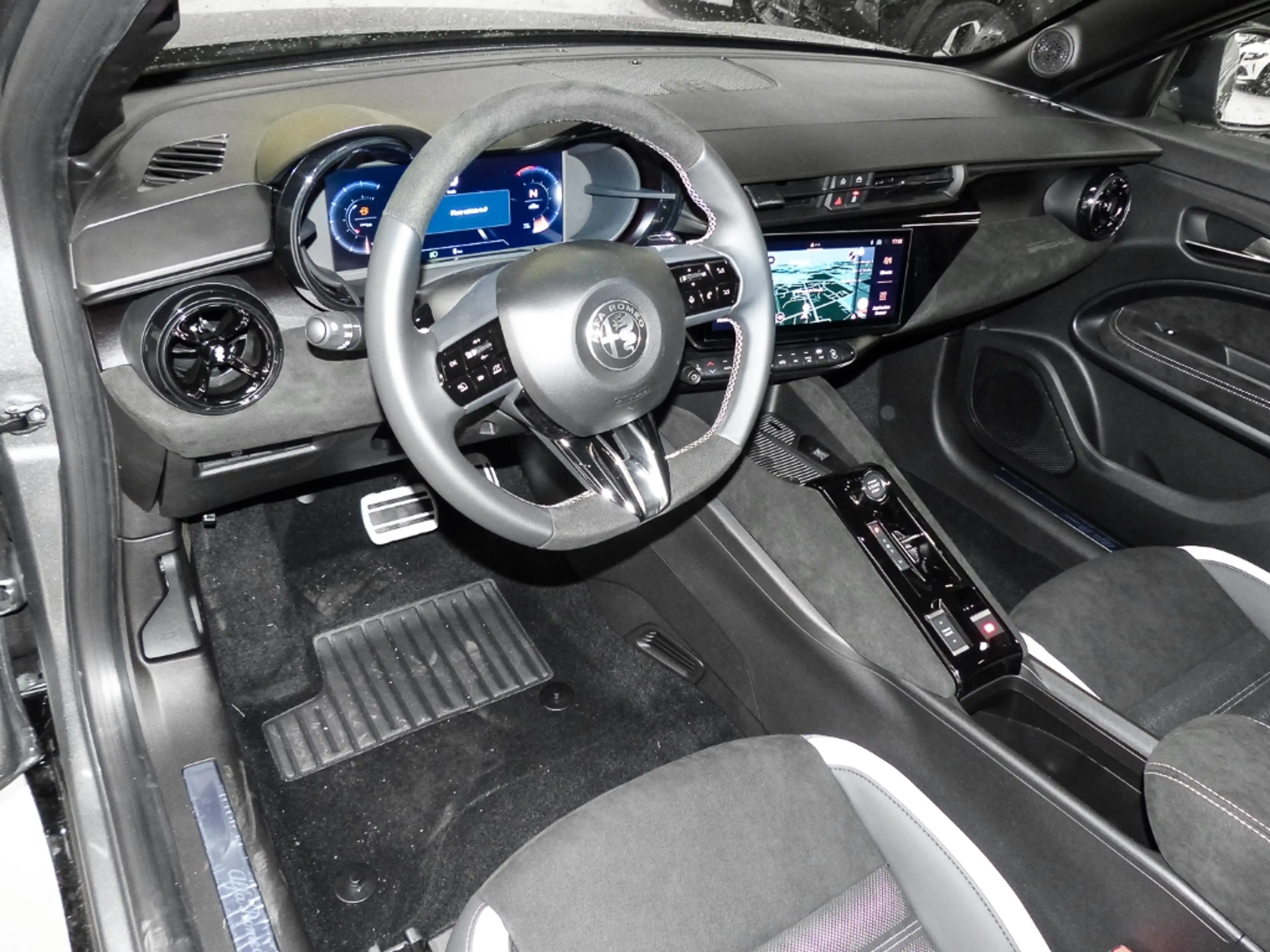 Alfa Romeo Junior Ibrida 48V-Hybrid Sport Speciale Technologie-Paket — photo 5