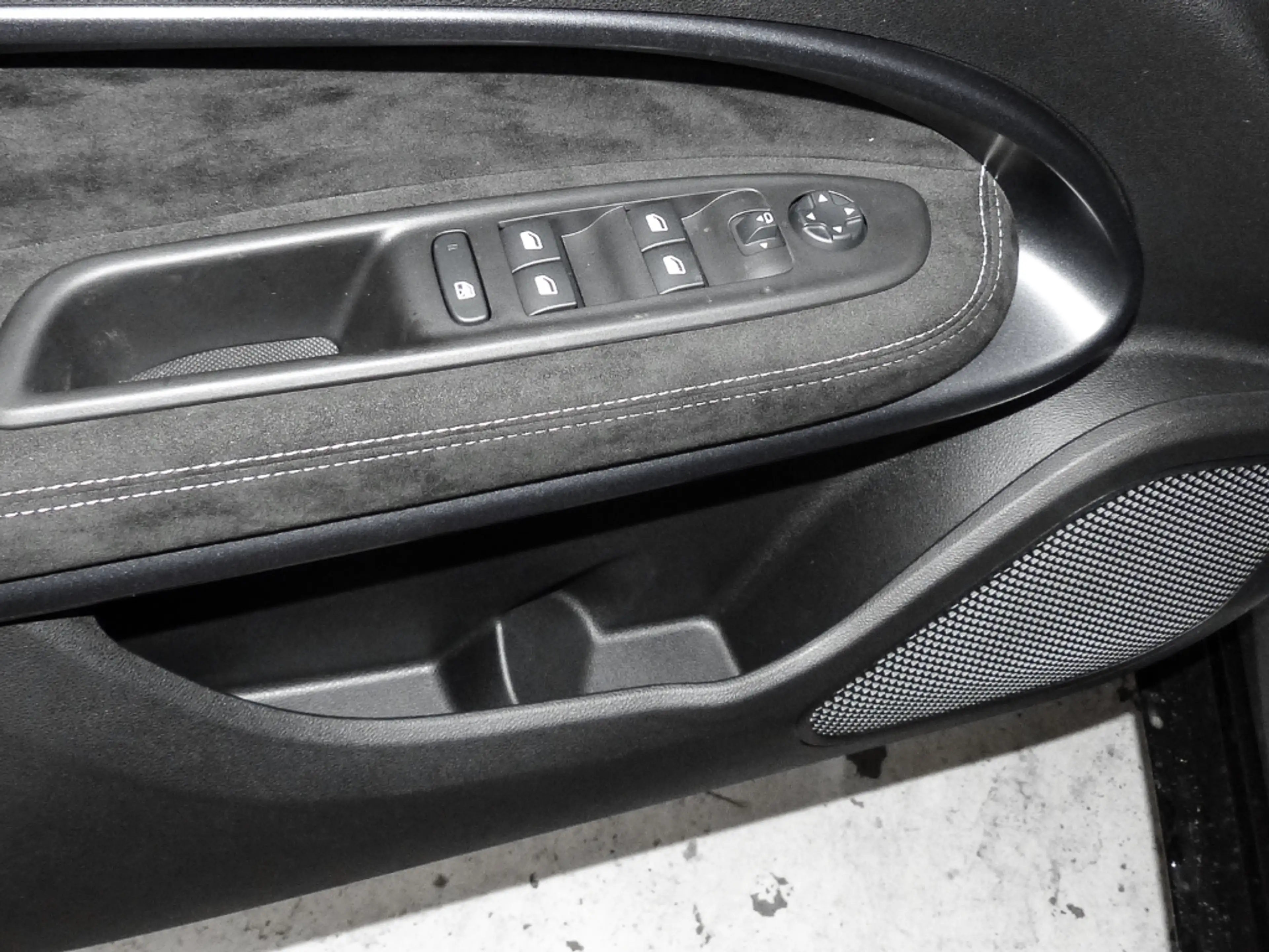 Alfa Romeo Junior Ibrida 48V-Hybrid Sport Speciale Technologie-Paket — photo 13