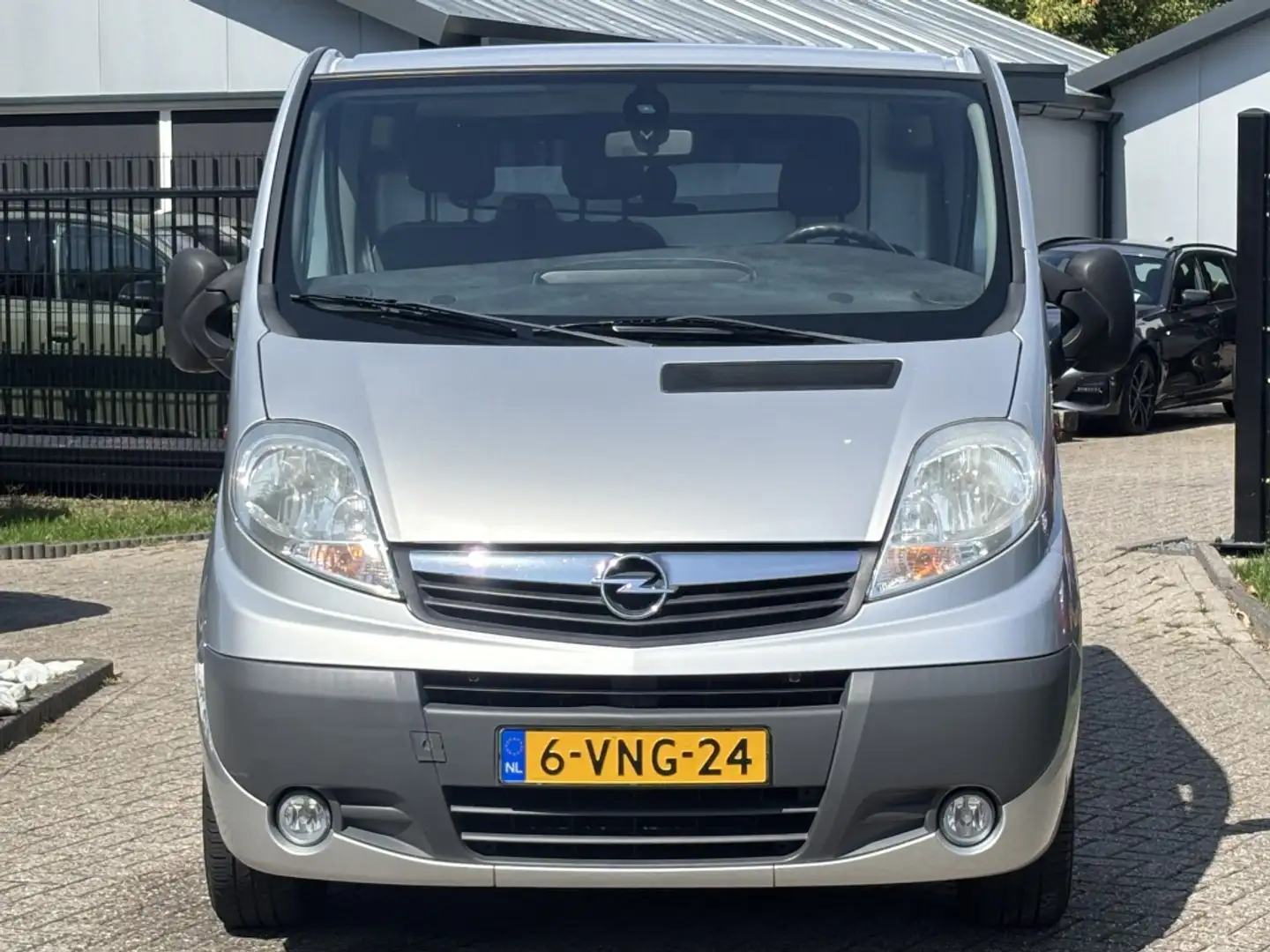 Opel Vivaro 2.5 CDTI L1H1 Grijs 2011 Trekhaak Airco Zilver - 2