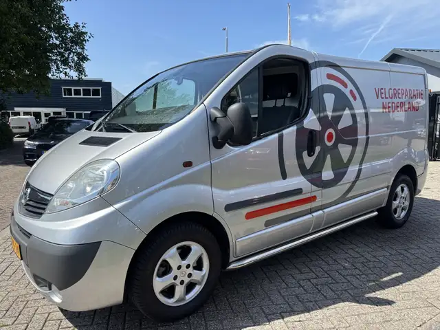 Opel Vivaro view 8