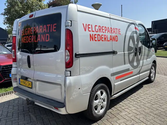 Opel Vivaro view 5