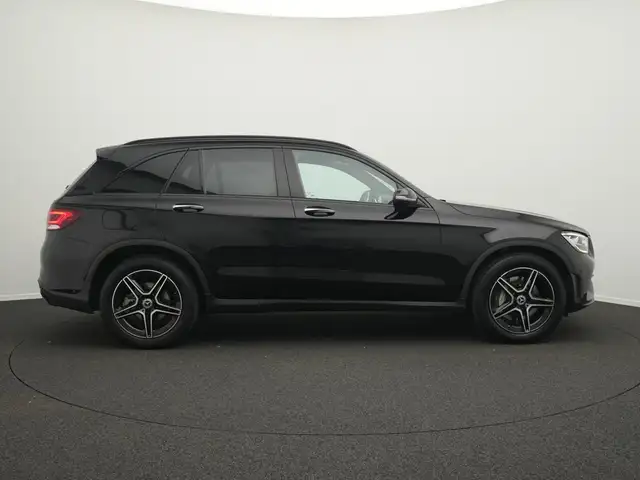 Mercedes-Benz GLC view 5