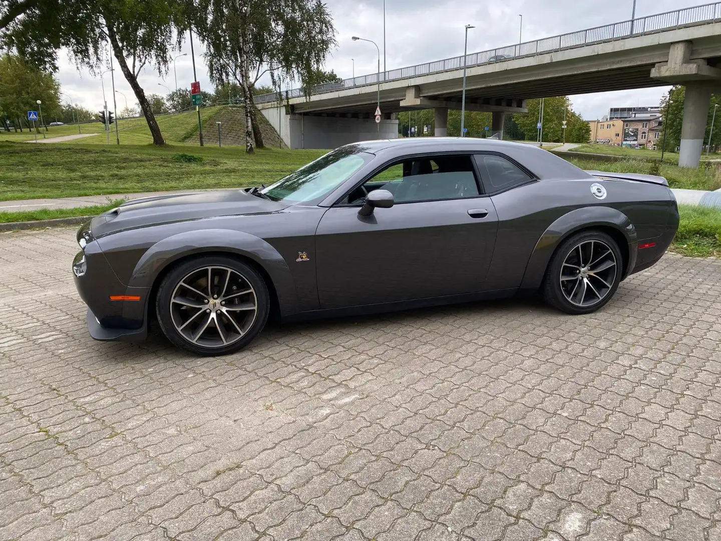 Dodge Challenger WIDEB 6.4 HEMI*492PS*SCAT PACK Grijs - 2