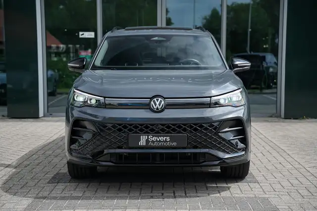 Volkswagen Tiguan view 8