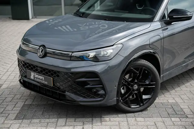 Volkswagen Tiguan view 25