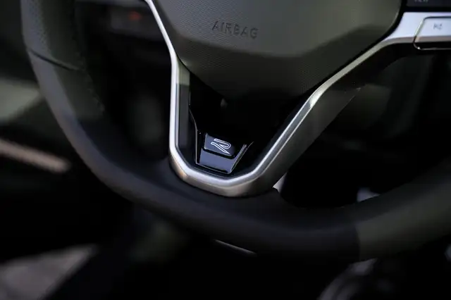 Volkswagen Tiguan view 21