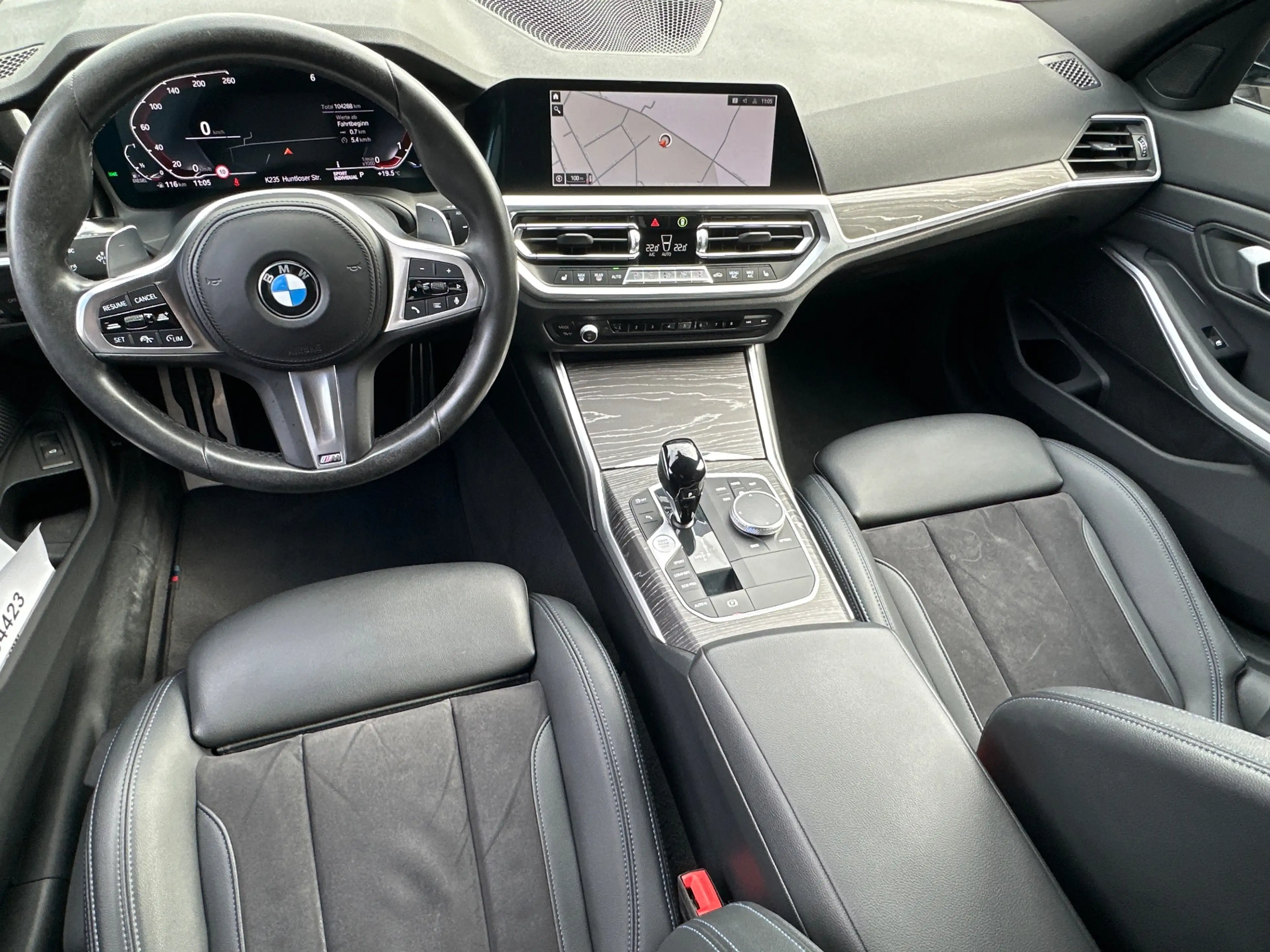 BMW 330 d Touring M-Sport NAV+LED+AHK+ACC+HIFI+19ZO+1HD — photo 14