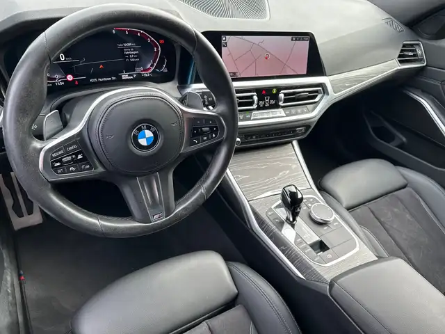 BMW 3 Series view 11