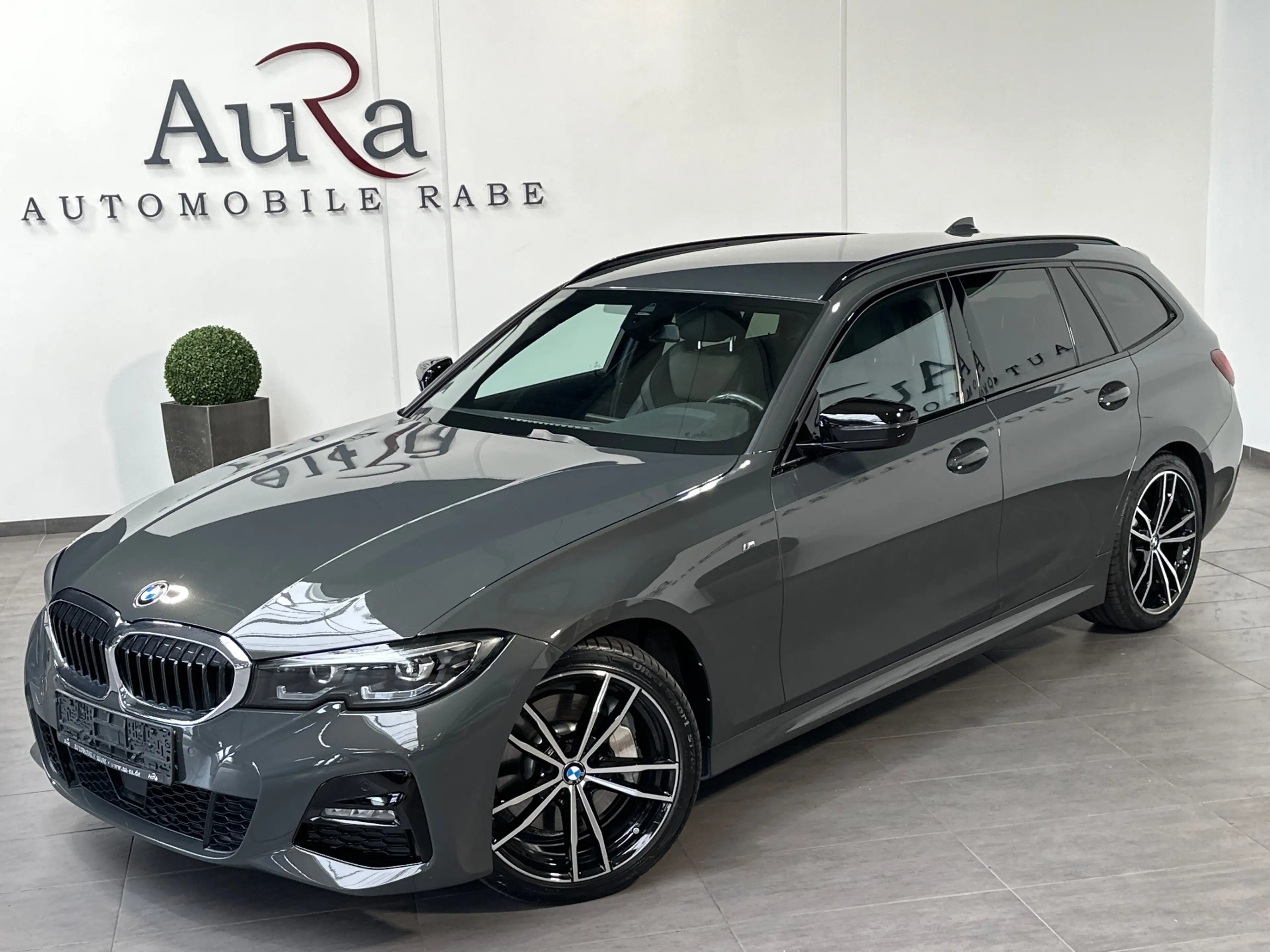 BMW 330 d Touring M-Sport NAV+LED+AHK+ACC+HIFI+19ZO+1HD — photo 2