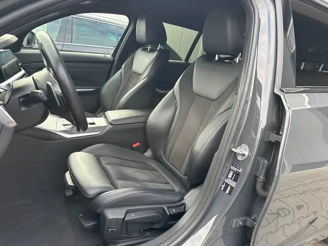 BMW 3 Series view 12
