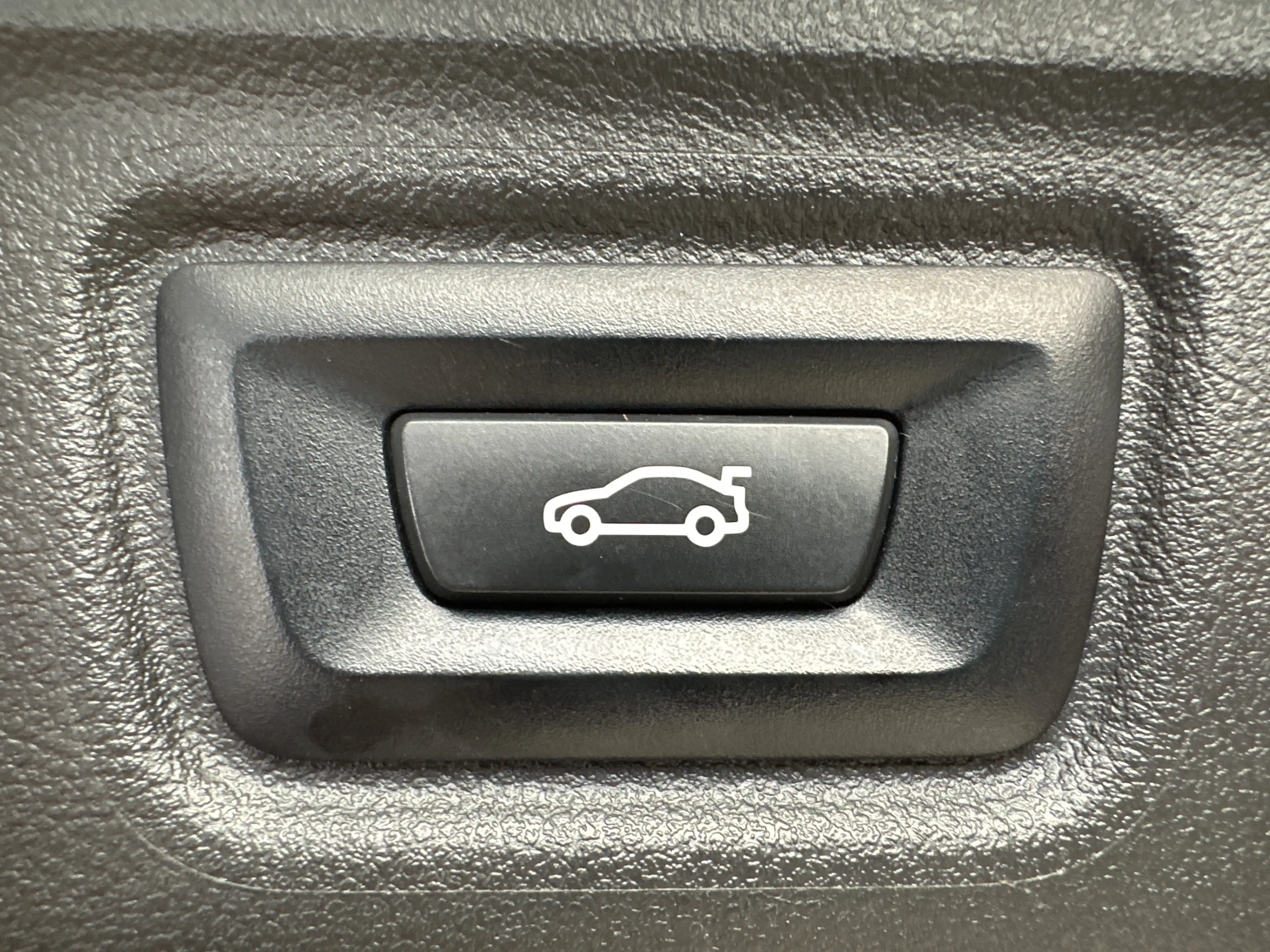 BMW 330 d Touring M-Sport NAV+LED+AHK+ACC+HIFI+19ZO+1HD — photo 9