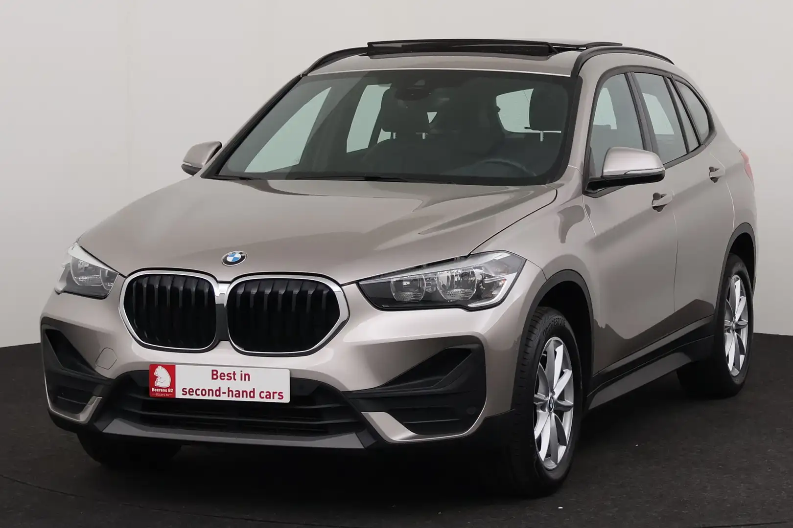 BMW X1 SDRIVE 18i + GPS + LEDER + CARPLAY + PDC + PANO DA Beige - 1