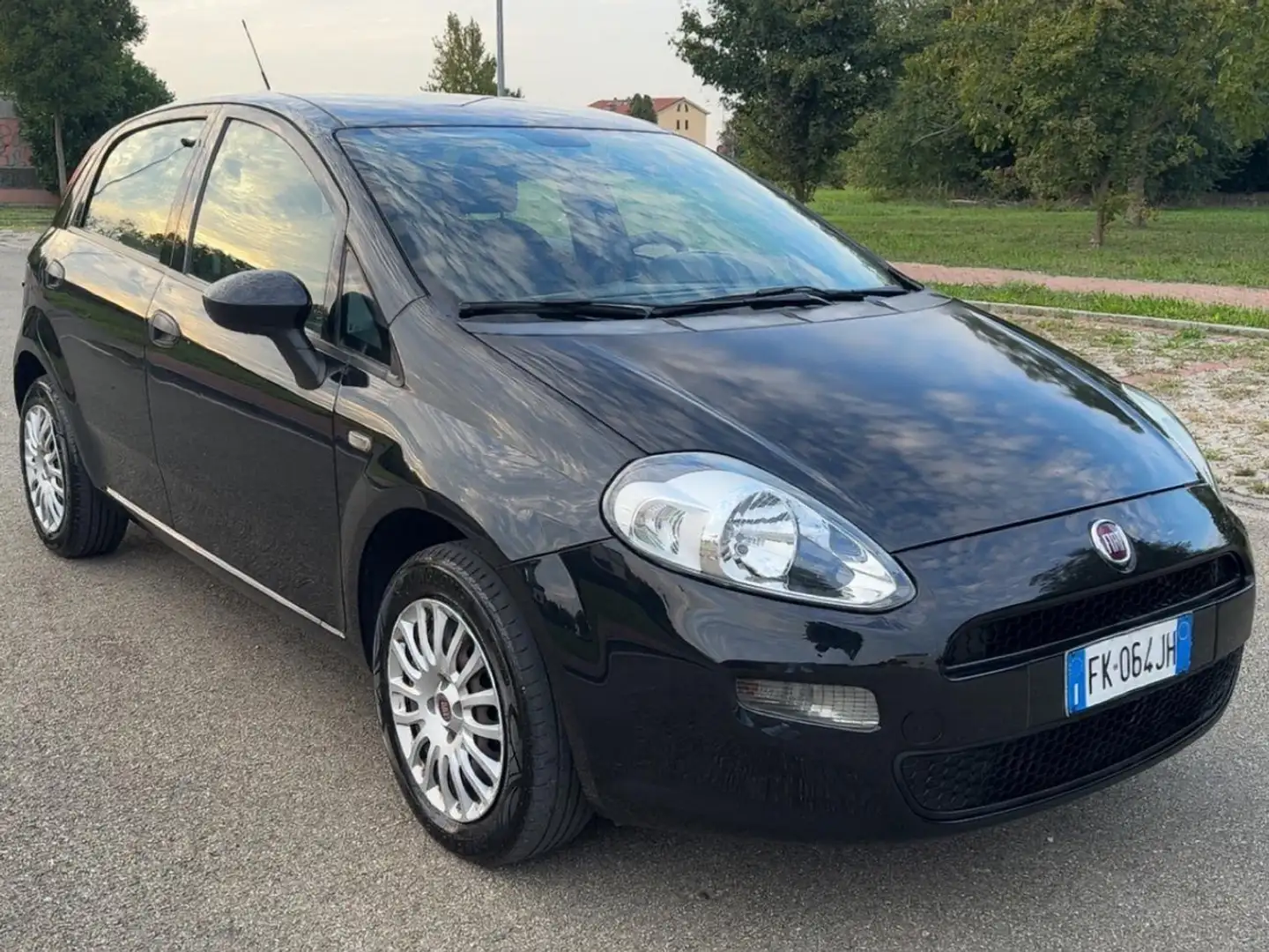 Fiat Punto Punto III 2012 5p 1.4 easypower Street Gpl E6 Zwart - 1