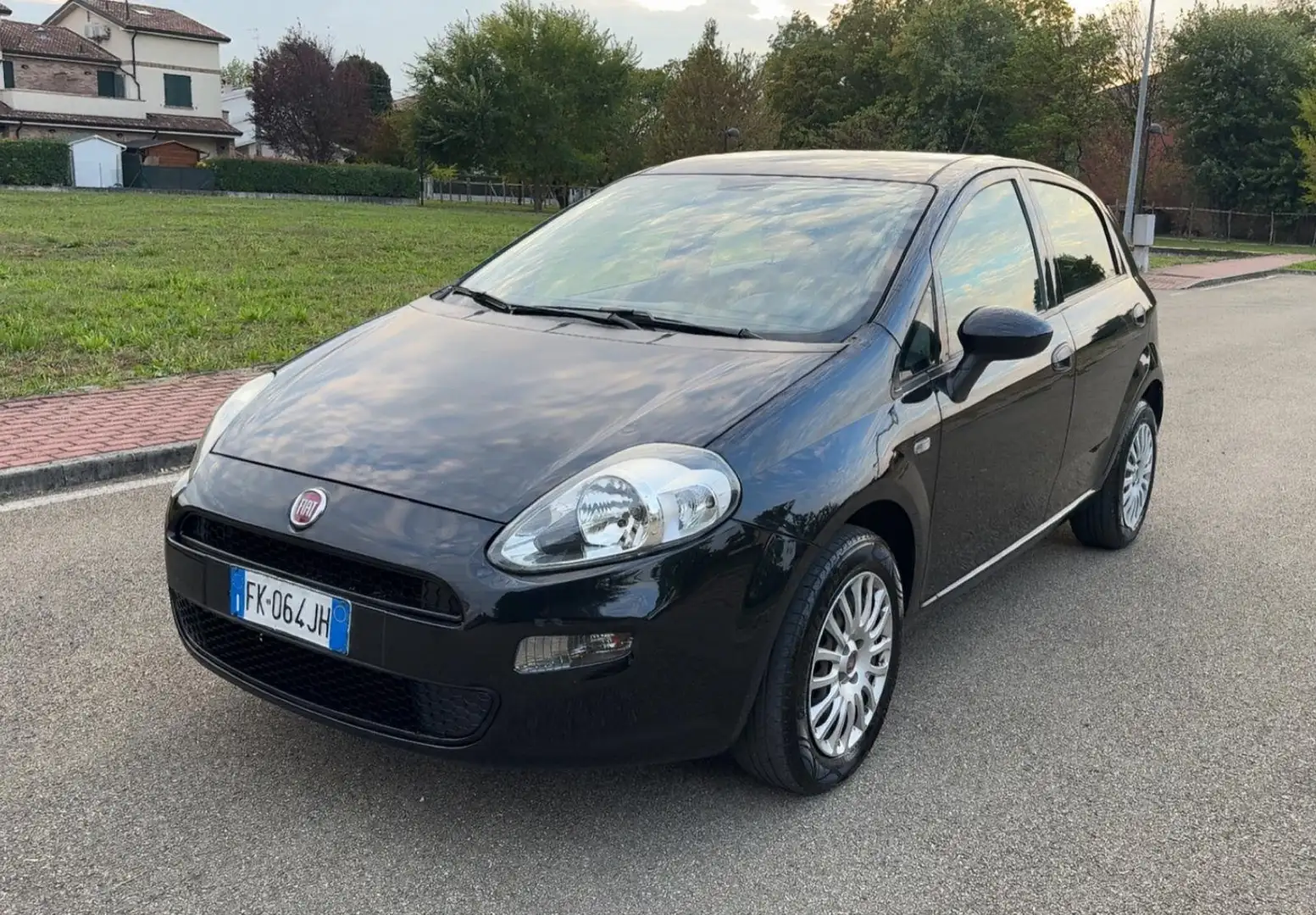 Fiat Punto Punto III 2012 5p 1.4 easypower Street Gpl E6 Zwart - 2