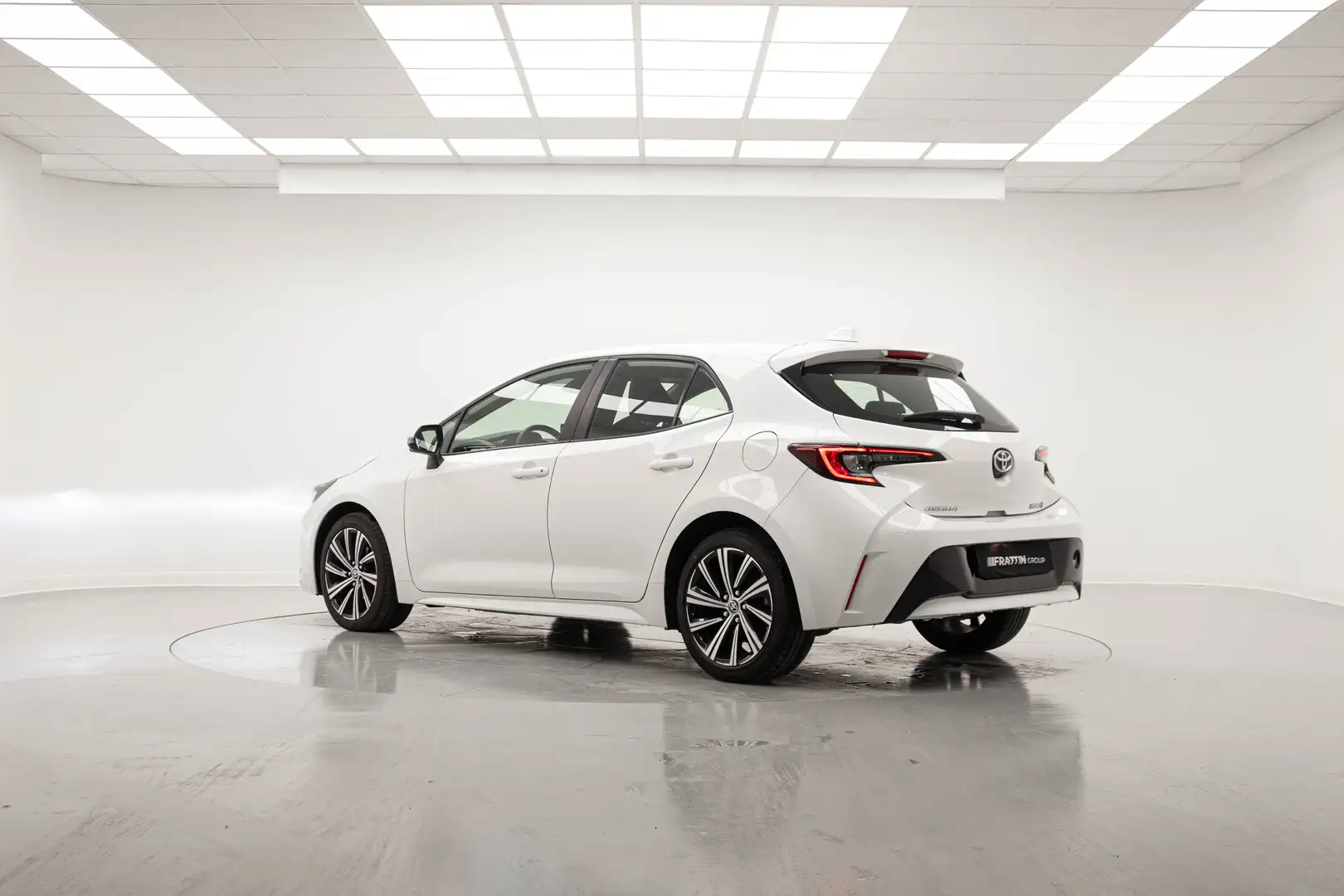 Toyota Corolla Active 1.8 Hybrid Tyre hev full hybrid Білий - 2