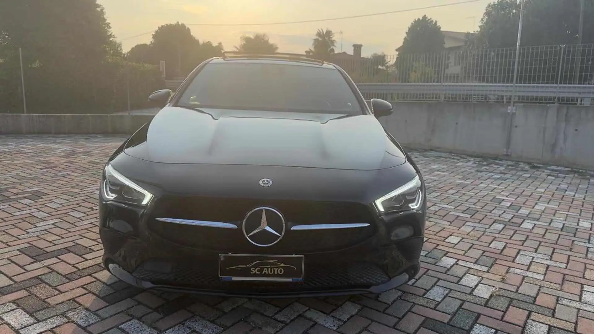 Mercedes-Benz CLA 180 Automatic Shooting Brake Sport Negro - 2