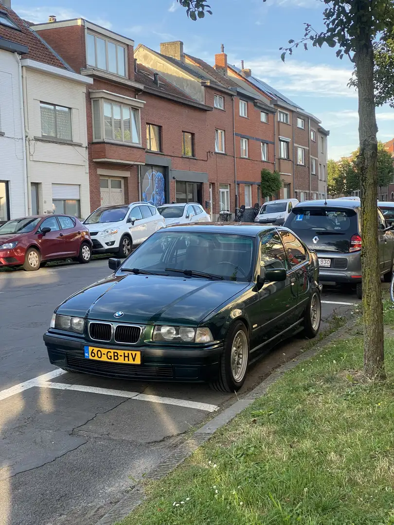 BMW 330 316i Verde - 2