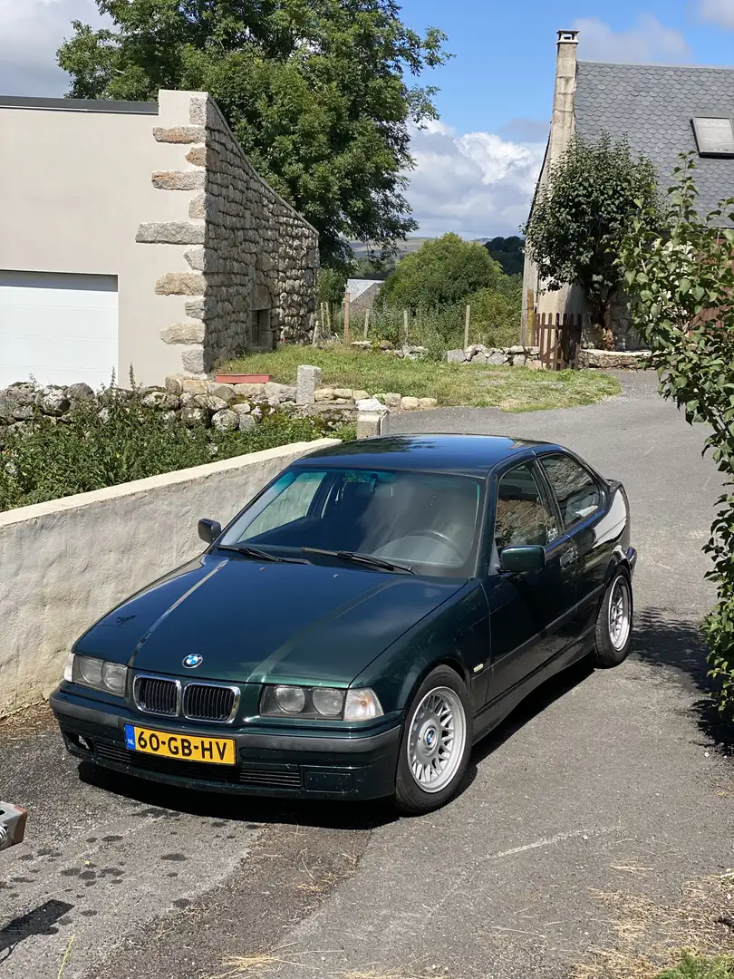 BMW 330 316i Verde - 1