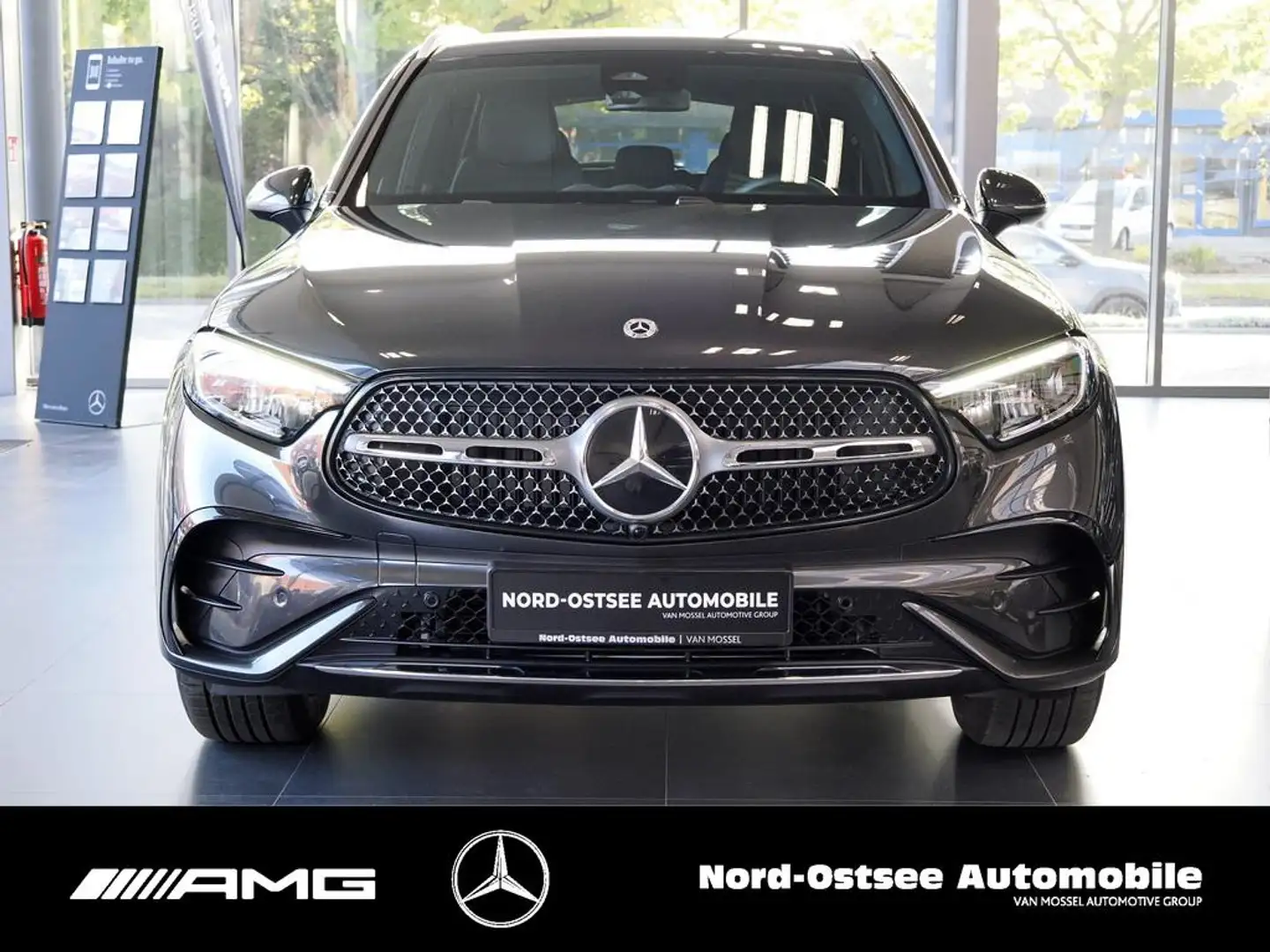 Mercedes-Benz GLC 300 d 4M AMG KAMERA AHK DISTRONIC KEYLESS Grau - 2