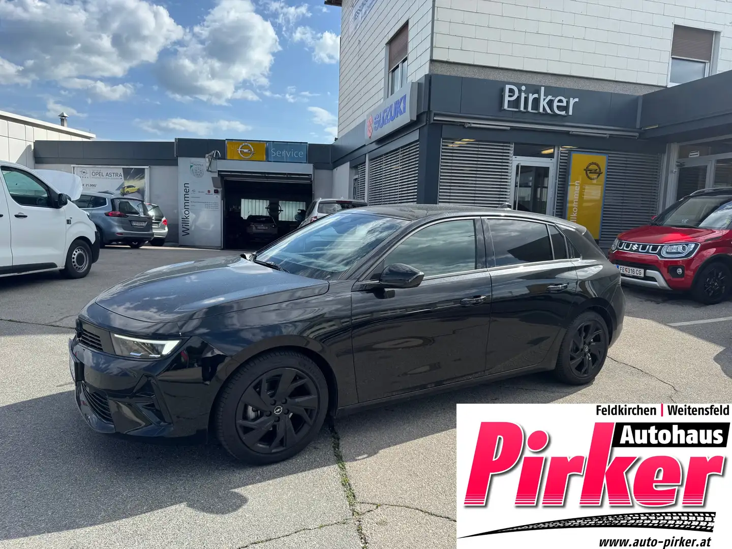 Opel Astra GS Schwarz - 1