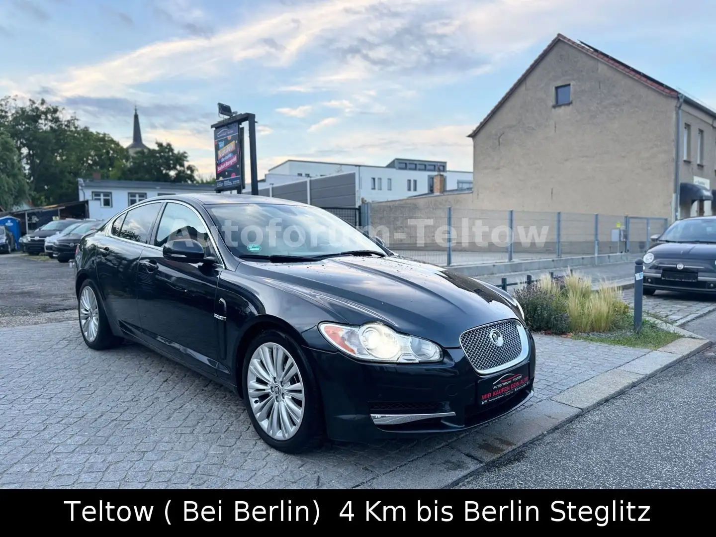 Jaguar XF 3.0 V6 Diesel Luxury*Leder*NAVI*Xenon*19ZOLL* - 1