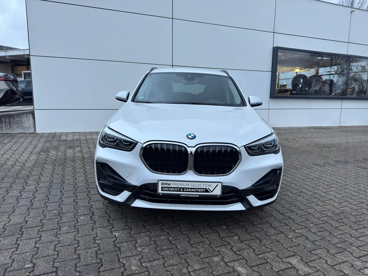 BMW X1 sDrive20i Sport Line Weiß - 2