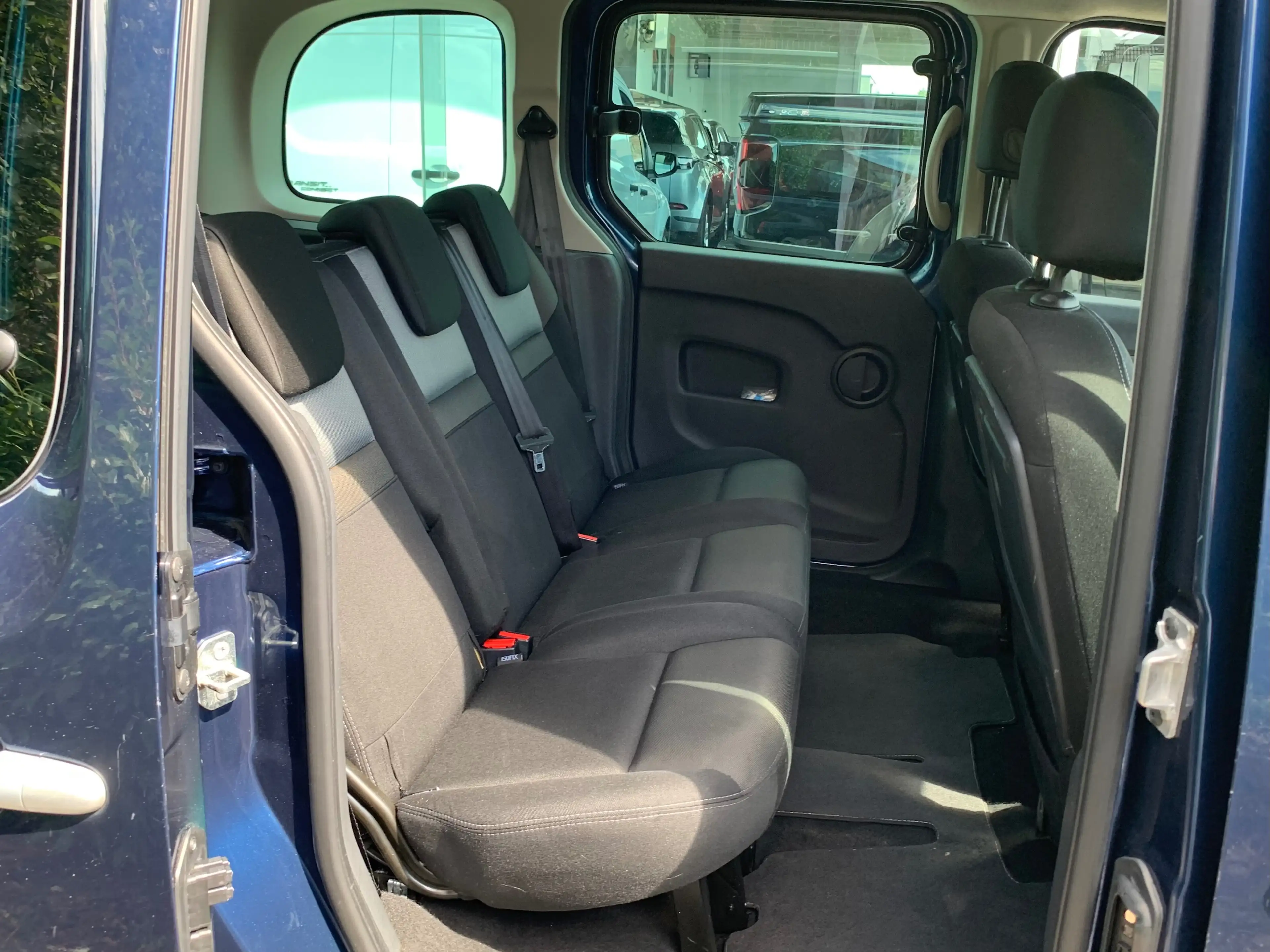 Renault Kangoo 1.5 dCi 90CV / LIMITED / 5 PLACES / AIRCO / 2 PORTES LATÉRALES — photo 13