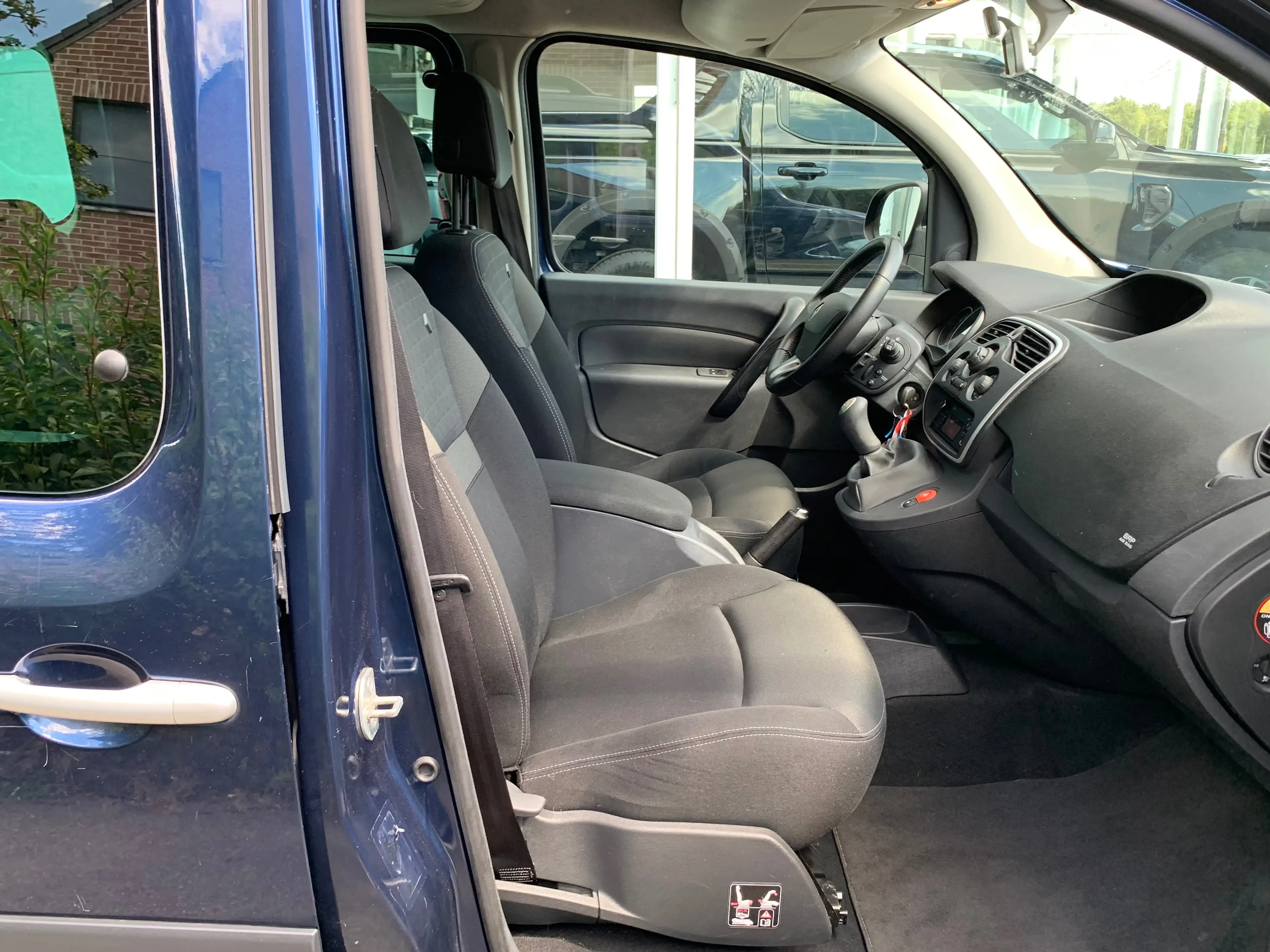 Renault Kangoo 1.5 dCi 90CV / LIMITED / 5 PLACES / AIRCO / 2 PORTES LATÉRALES — photo 14