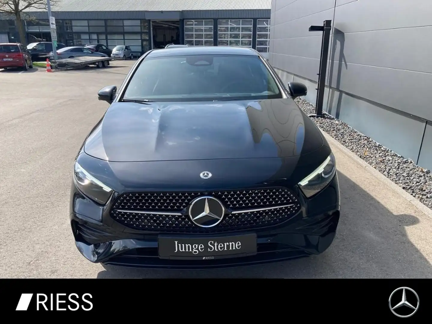 Mercedes-Benz A 250 e  AMG+Top Ausstattung Černá - 1