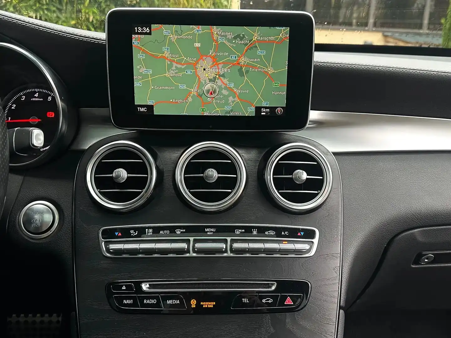 Mercedes-Benz GLC 350 GLC 350 e 7G-DCT 4Matic Pack AMG Schwarz - 2