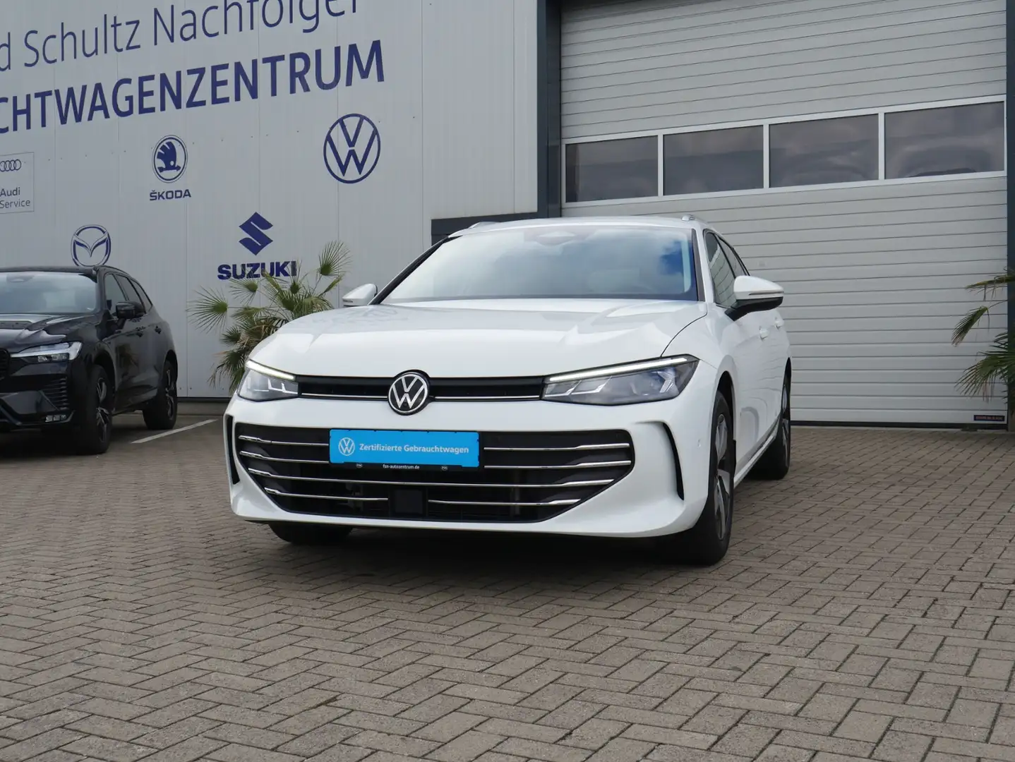 Volkswagen Passat Variant 1.5 eTSI Business DSG AHK ACC NAVI SITZHZG AREAVI Weiß - 2