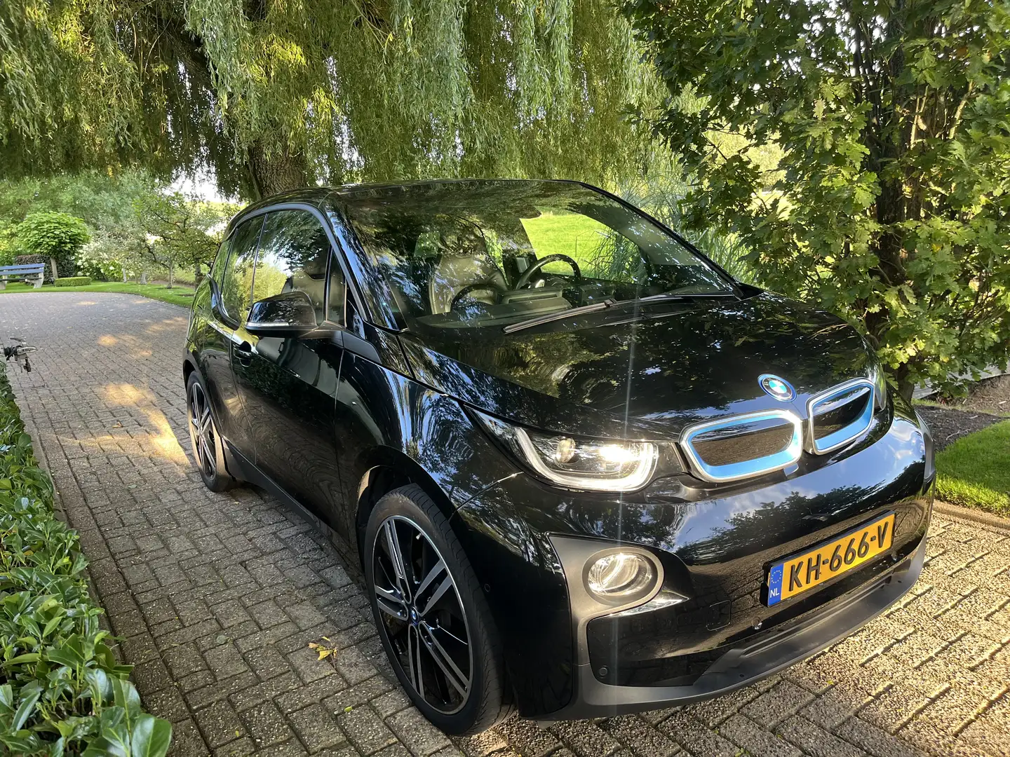 BMW i3 Basis 94Ah 33kWh Zwart - 1