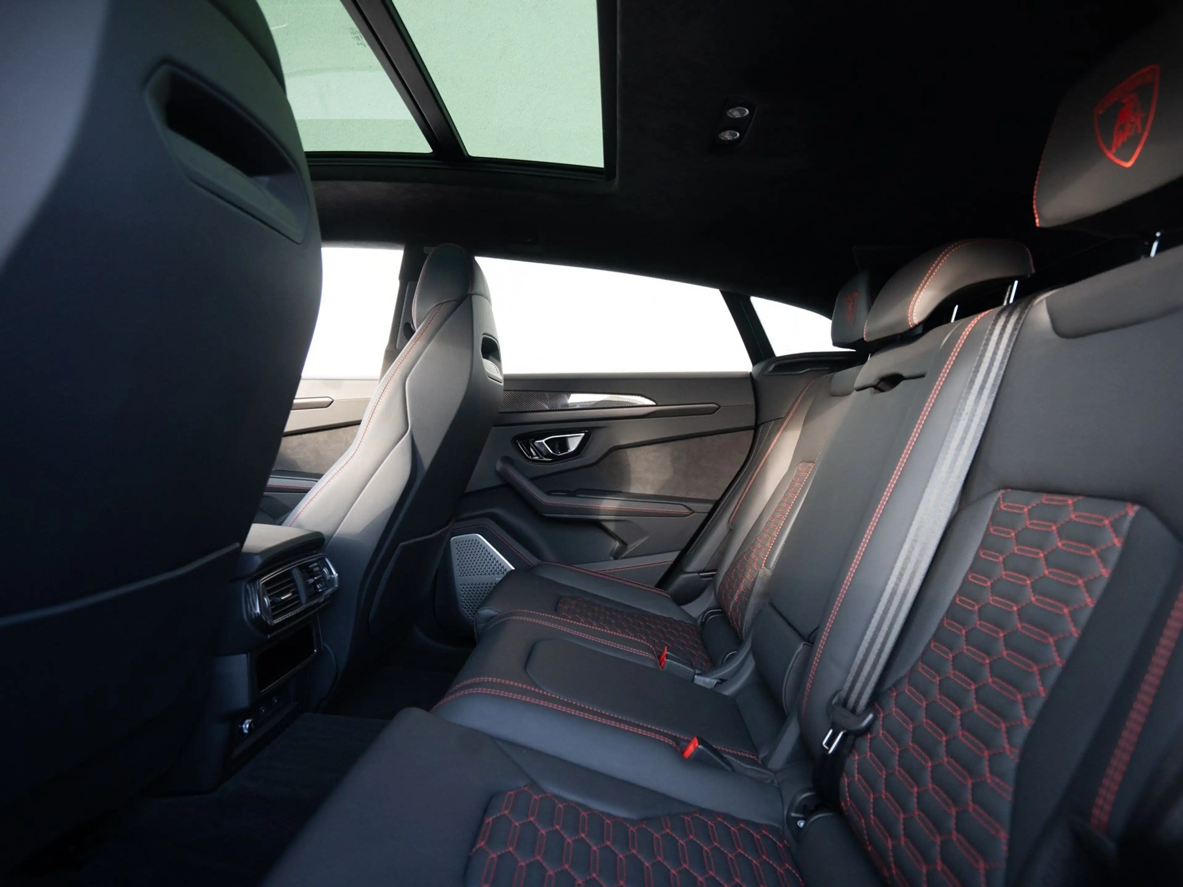 Lamborghini Urus 23" B&O PANO MASSAGE AHK PARK ASSIST BIG CARBON ST — photo 14