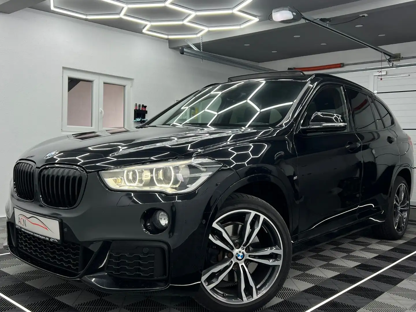BMW X1 xDrive 25 d M SPORT/HuD/H&K/LED/ACC/LEDER/1.H Noir - 1