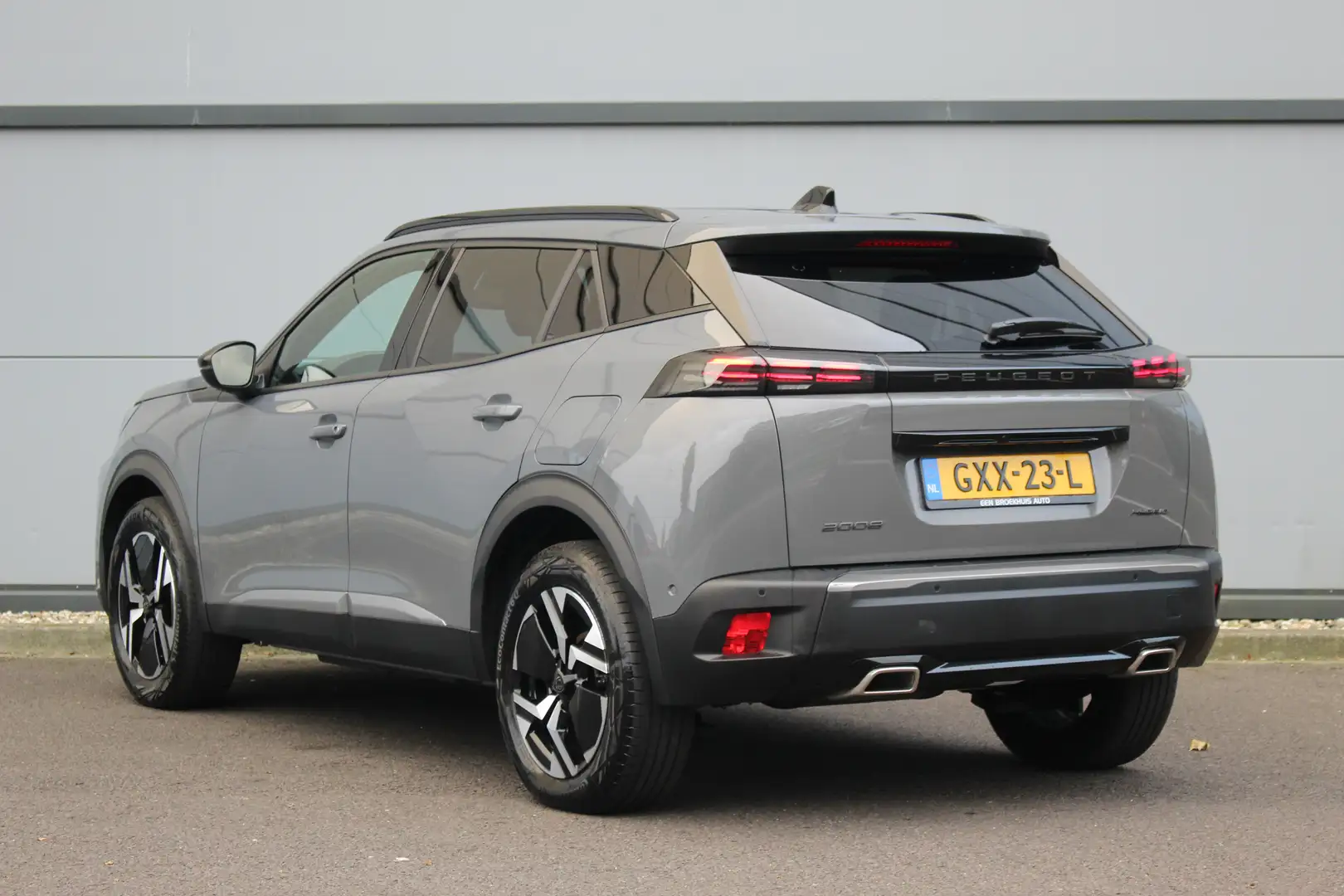 Peugeot 2008 1.2 Hybrid 136 Allure | Adap. Cruise C. | Dode hoe Gris - 2
