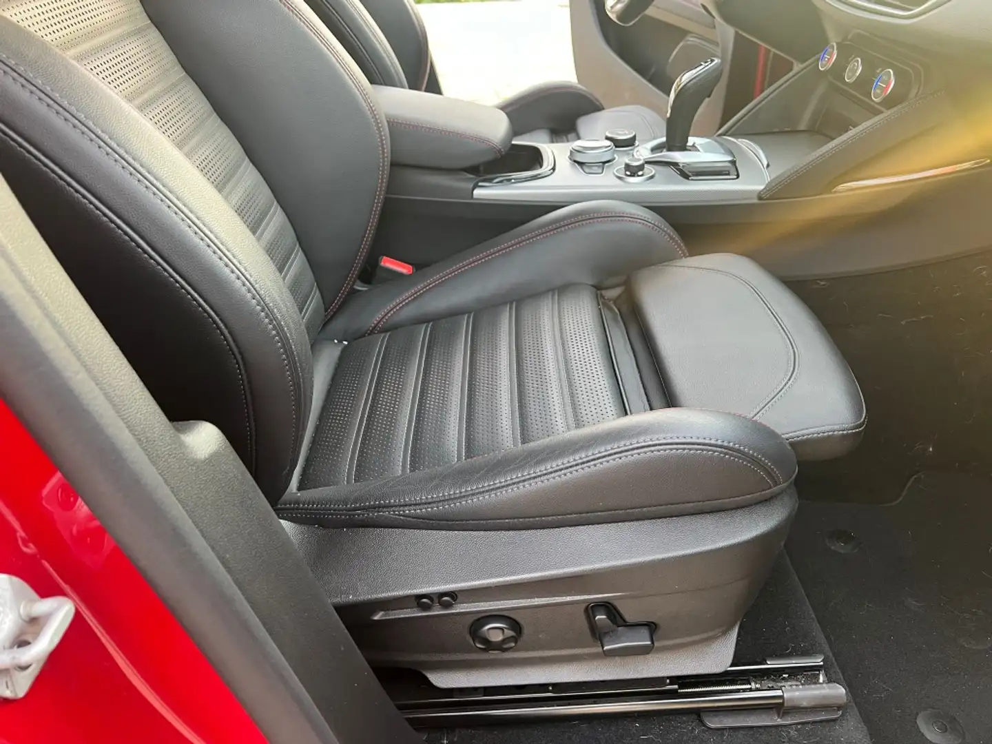 Alfa Romeo Stelvio 2.2 Tributo Italiano Q4 210 Aut. Rojo - 2