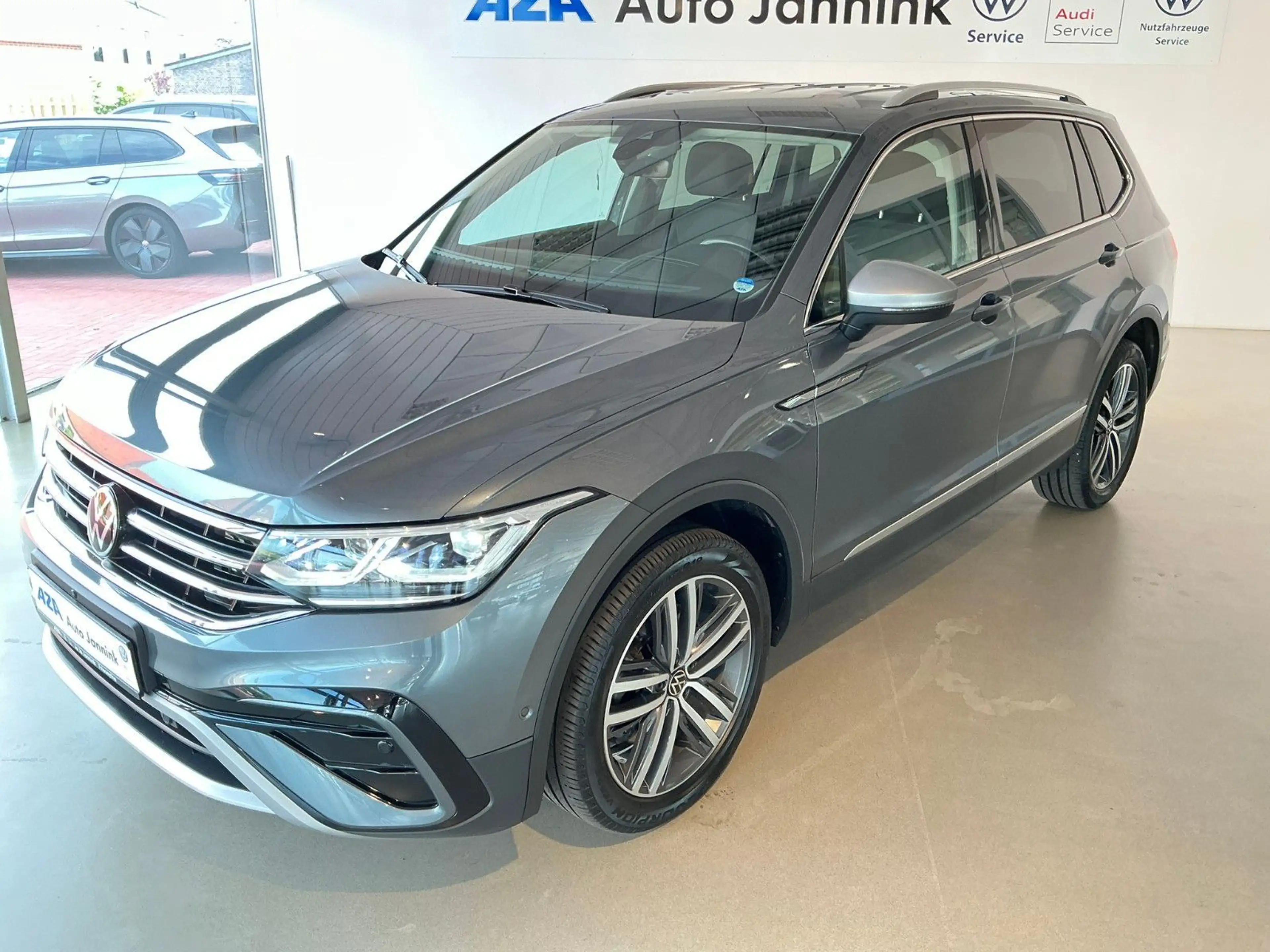 Volkswagen Tiguan Allspace 2.0 TSI Elegance 4Motion | AHK | — photo 10