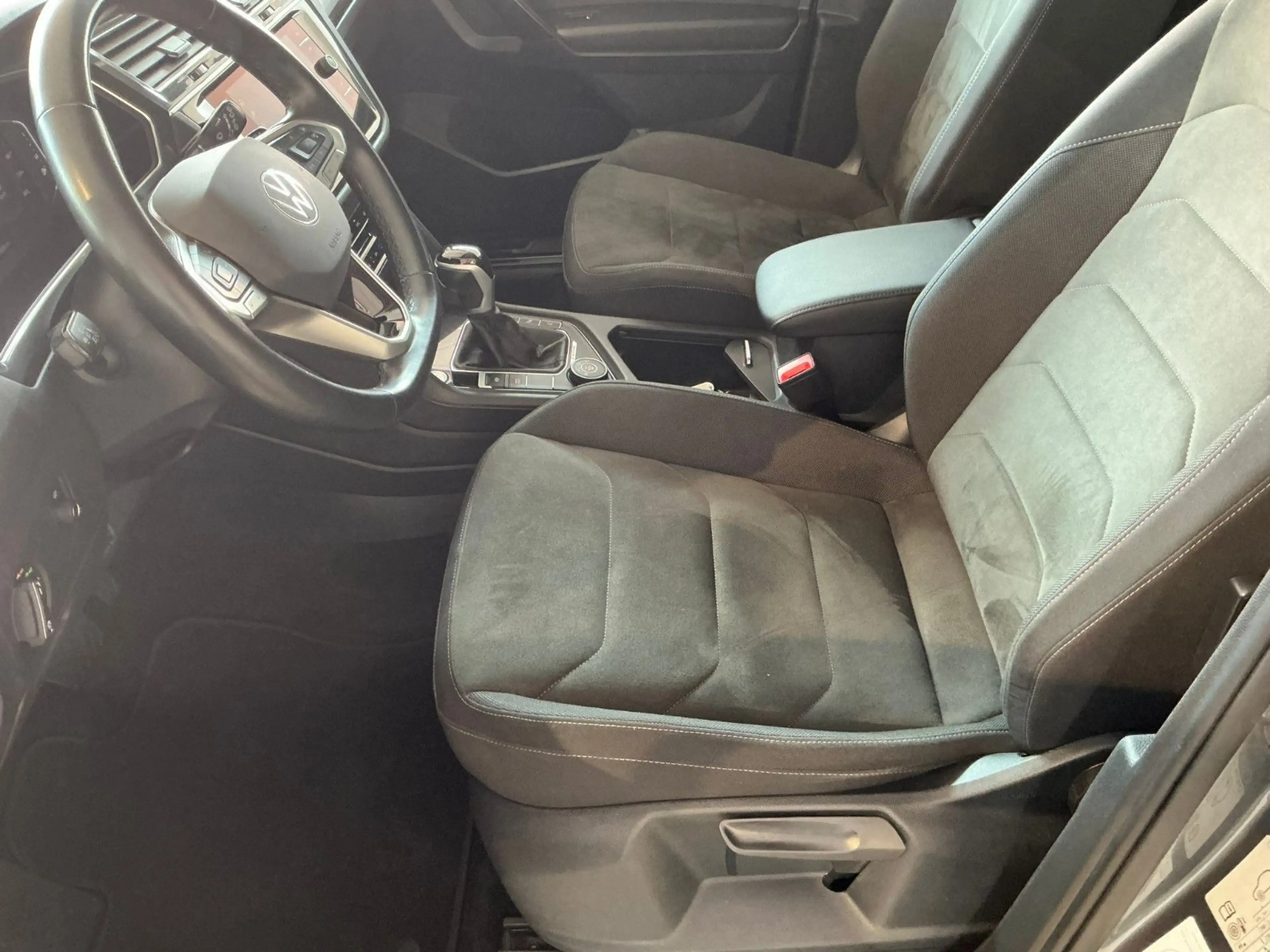 Volkswagen Tiguan Allspace 2.0 TSI Elegance 4Motion | AHK | — photo 14