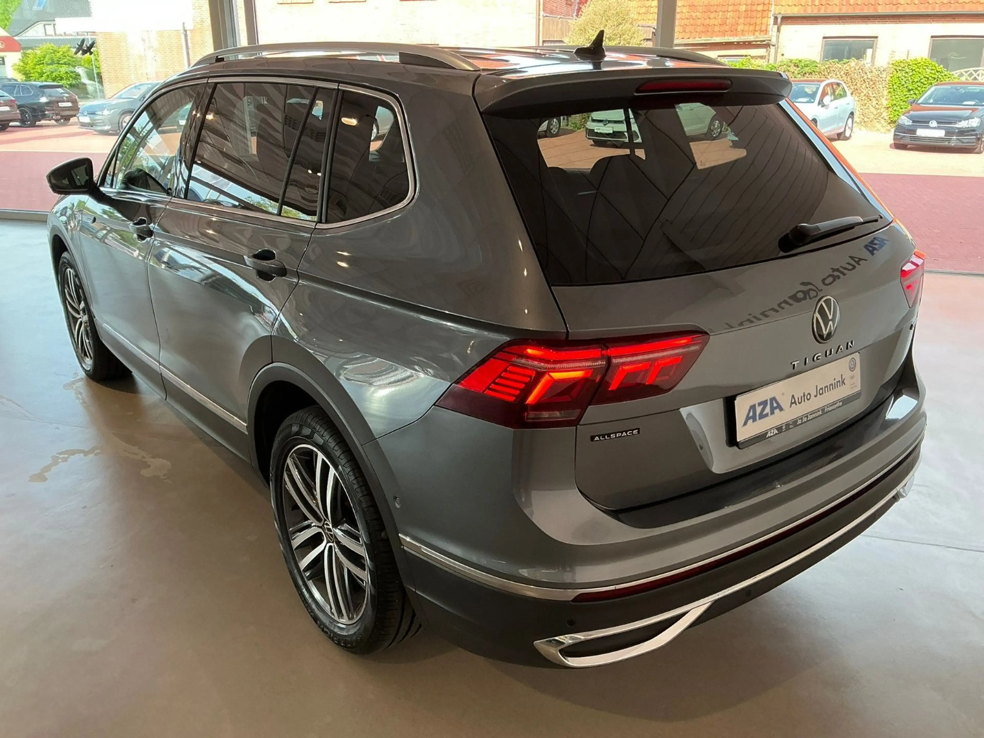 Volkswagen Tiguan Allspace 2.0 TSI Elegance 4Motion | AHK | — photo 8