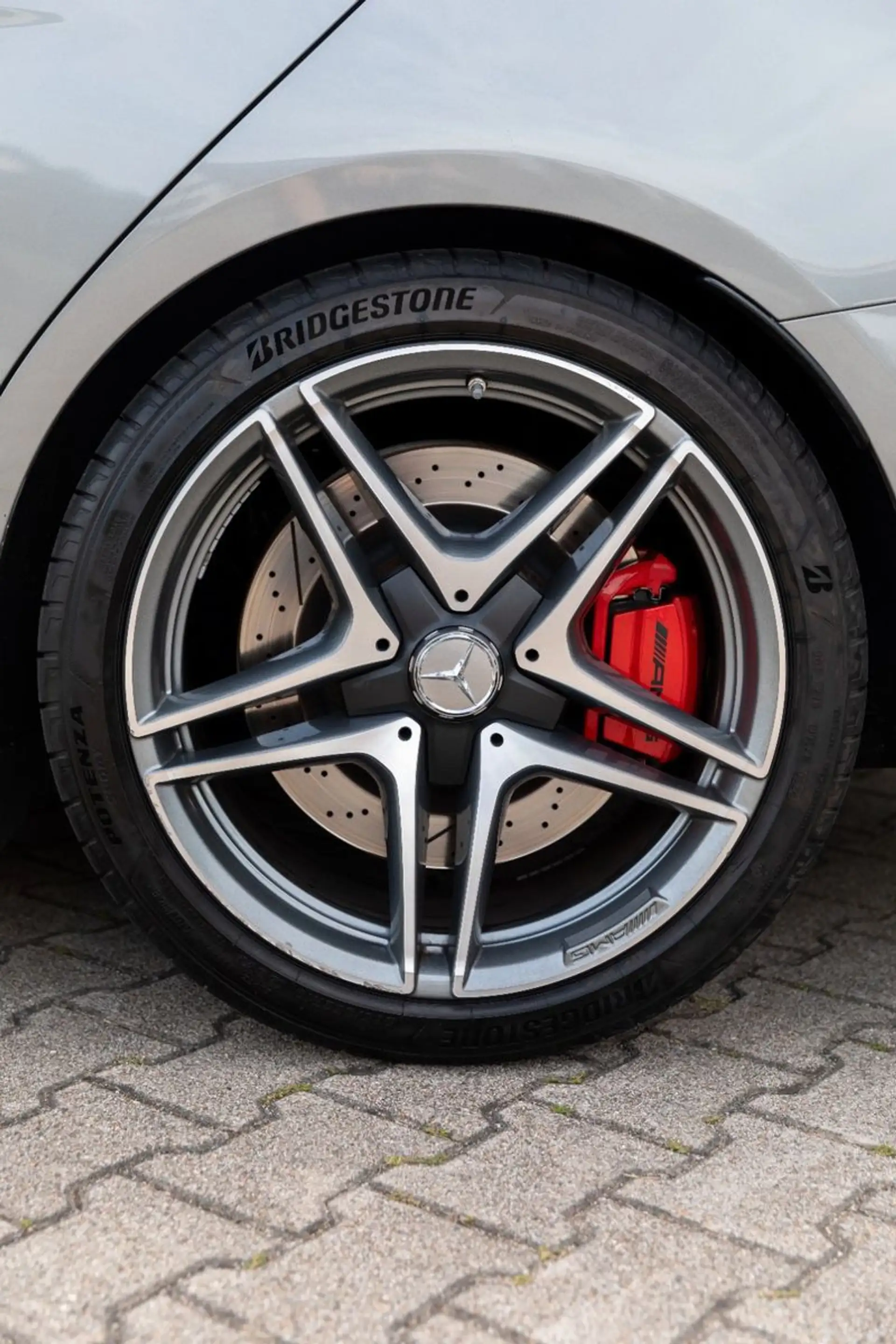 Mercedes-Benz C 63 AMG C 63S AMG V8 Biturbo Ambiente Intelligent Light — photo 9